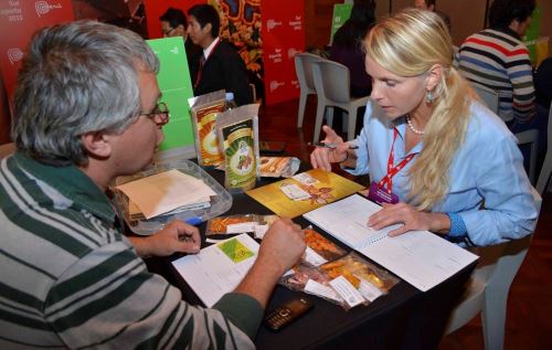 Pequeños empresarios regionales del sur concretaron negocios por US$ 24 mllns. en Rueda de Negocios en Sur Exporta.