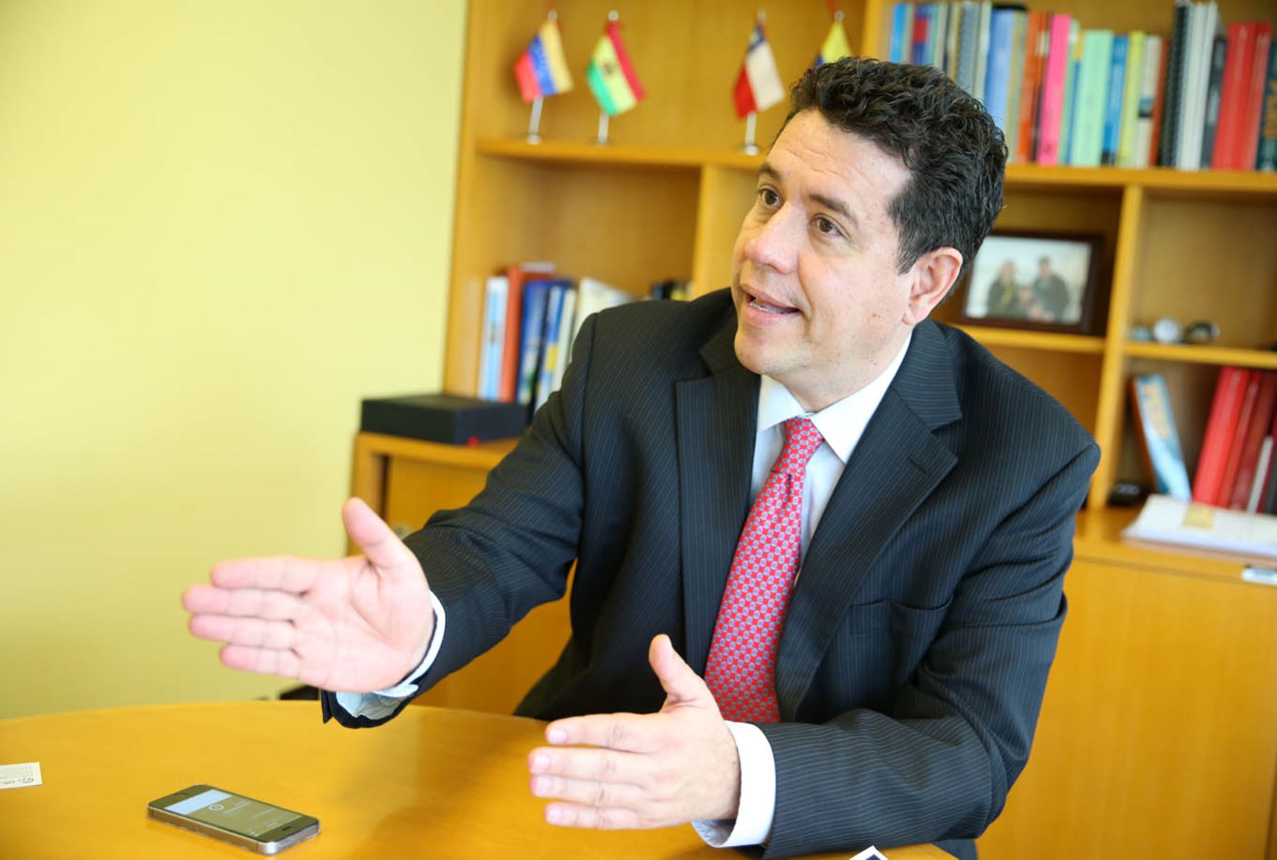 Director del Banco Mundial, Alberto Rodríguez. ANDINA/Melina Mejía