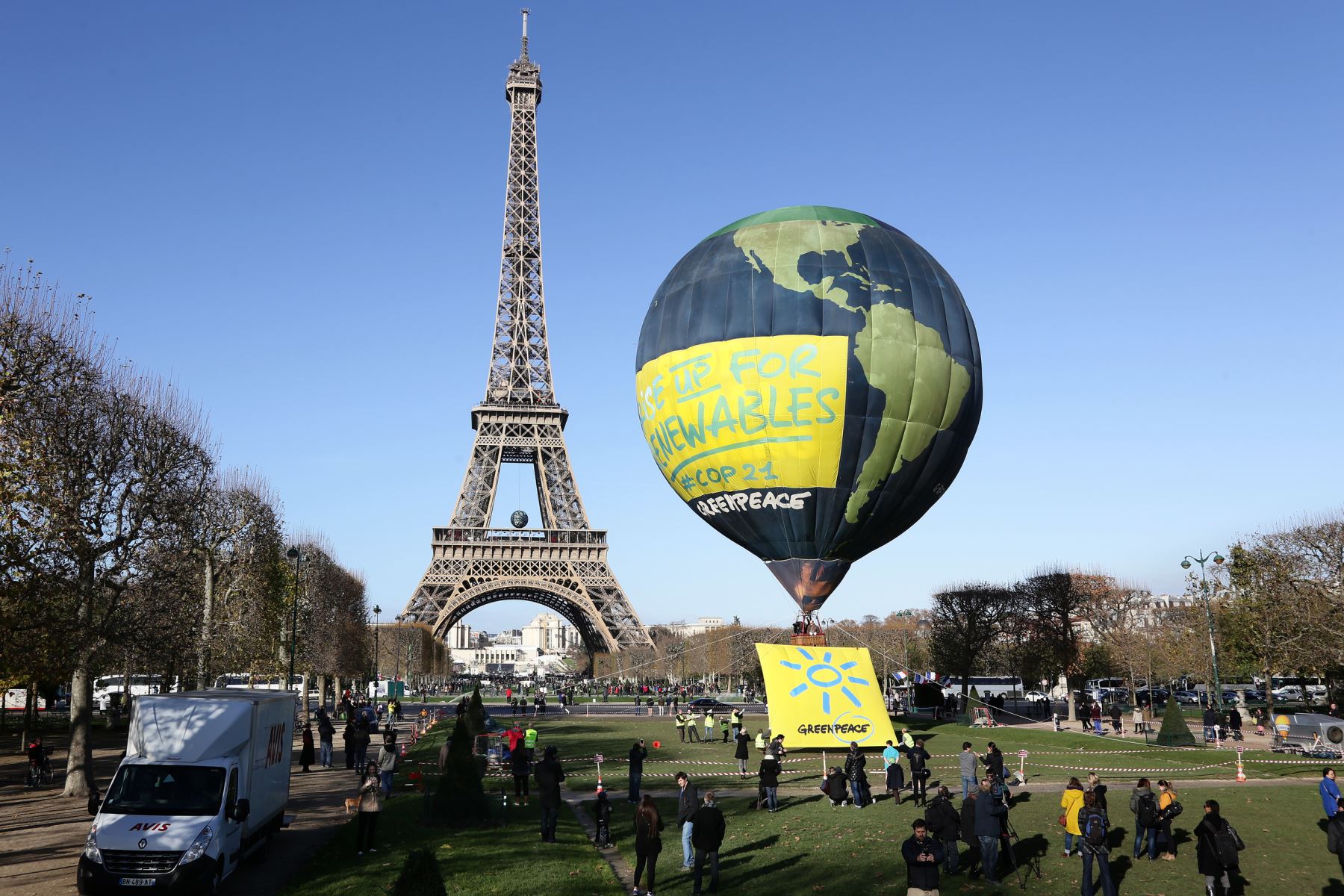 Organizaciones a favor del clima se preparan para la Conferencia de las Naciones Unidas sobre el Cambio Climático COP21 en París. Foto: AFP