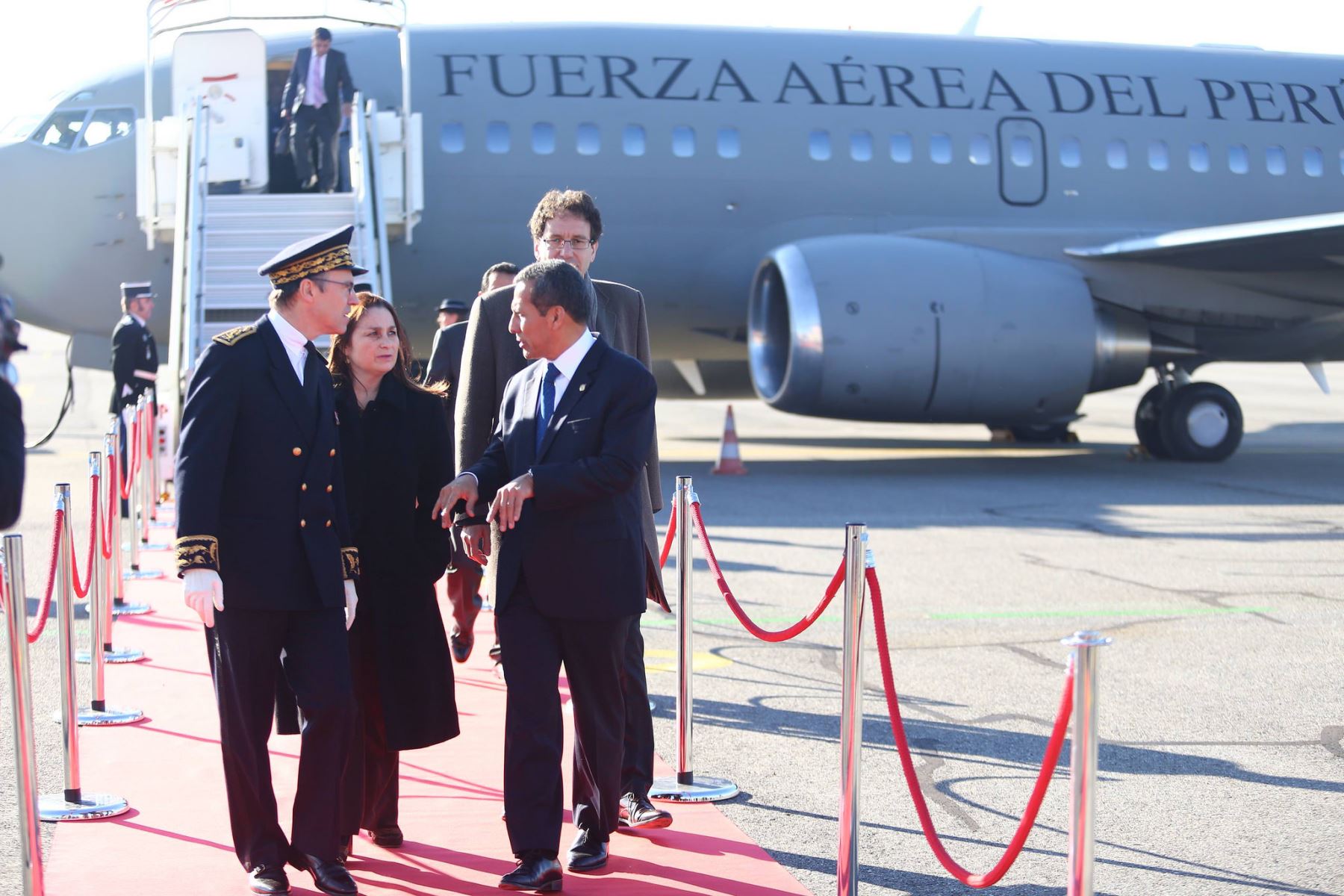 Presidente Ollanta Humala llega a Toulouse para inspeccionar construcción de satélite peruano