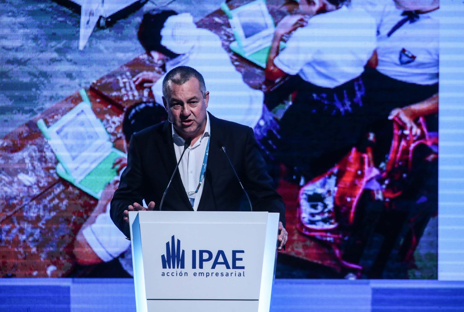 PARACAS-PERÚ, DICIEMBRE 03. Michael Duncant de telefonica, expone en la reunión de ejecutivos CADE 2015 en Paracas. Foto: ANDINA/ Carlos Lezama