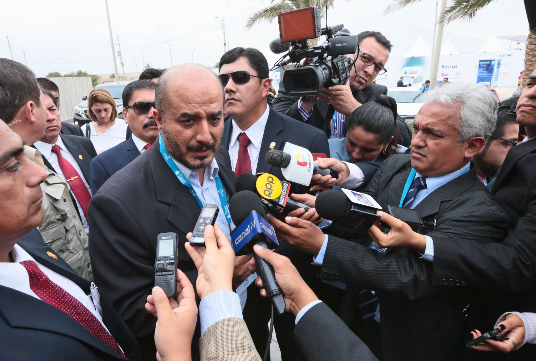 PARACAS-PERÚ, DICIEMBRE 03. Llegada del Ministro del Interior a la reunión de ejecutivos CADE 2015 en Paracas. Foto: ANDINA/ Carlos Lezama