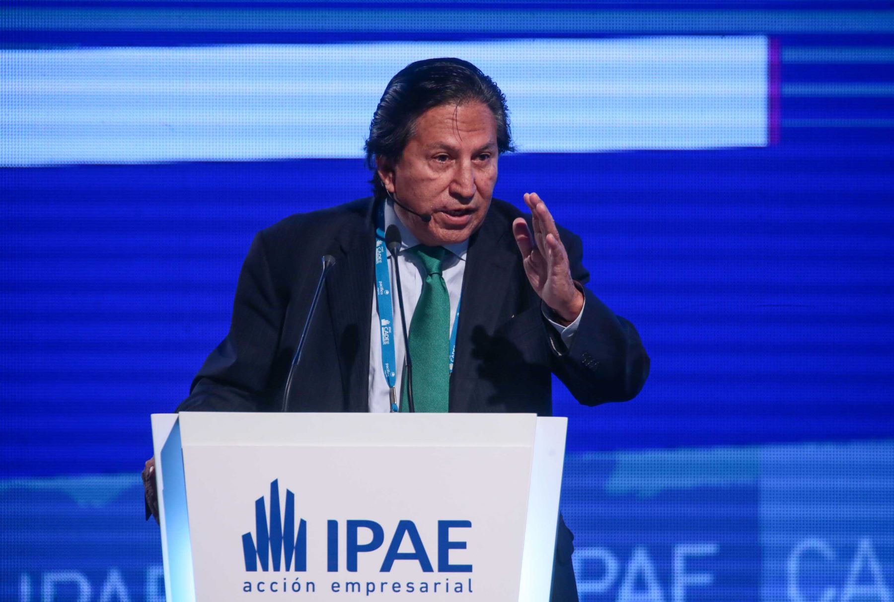 PARACAS-PERÚ, DICIEMBRE 04. El candidato Alejandro Toledo (Perú Posibe) se inicia en Paracas la presentación de aspirantes a la Presidencia de la República en las elecciones 2016, en la Conferencia Anual de Ejecutivos (CADE) 2015 Foto: ANDINA/ Carlos Lezama