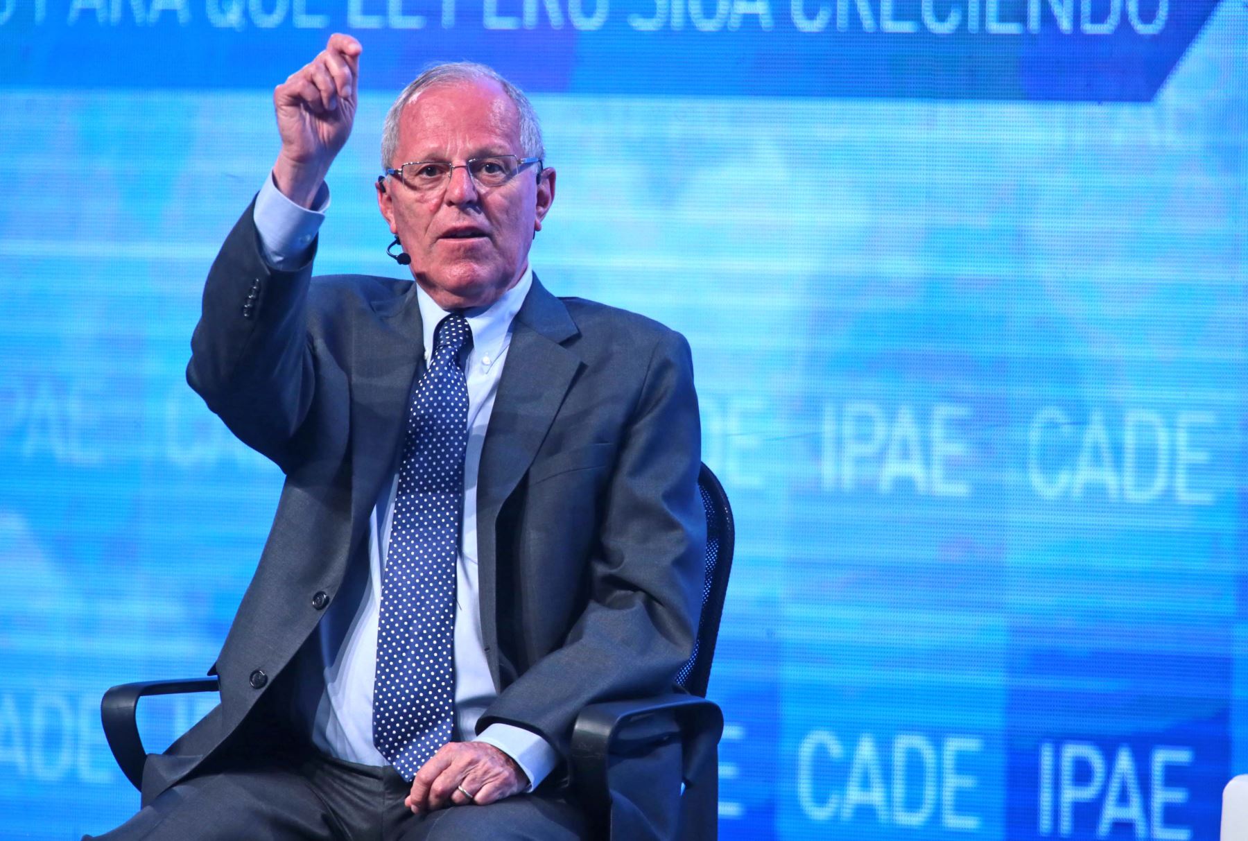 PARACAS-PERÚ, DICIEMBRE 04.El candidato a la presidencia de Peruanos por el Kambio (PPK), Pedro Pablo Kuczynski, expone en la Conferencia Anual de Ejecutivos (CADE) 2015. Foto: ANDINA/ Carlos Lezama