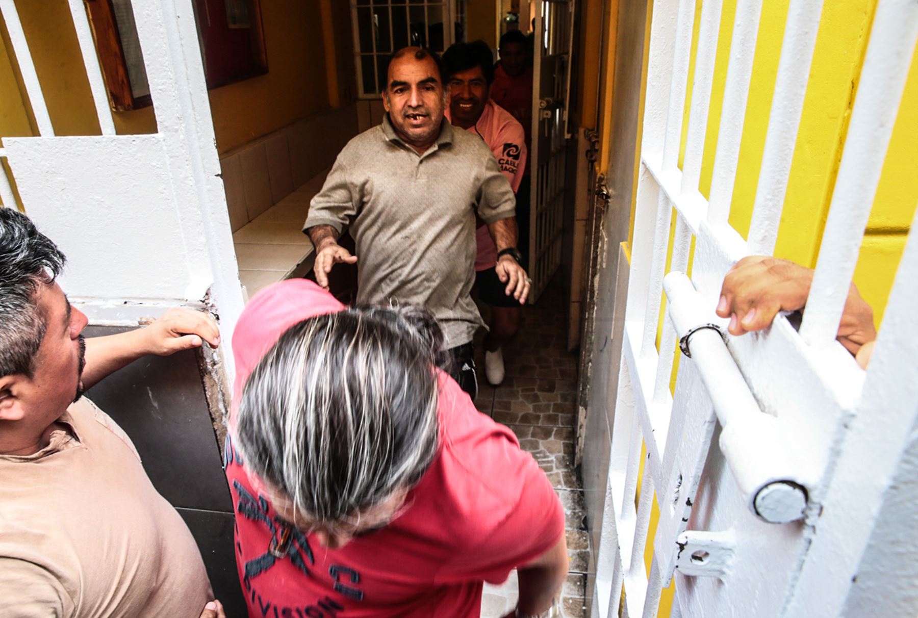 CALLAO,PERÚ-DICIEMBRE 11.Internos del penal del Callao participan en el simulacro de evacuación ante los efectos del fenómeno El Niño. Foto: ANDINA/ Carlos Lezama