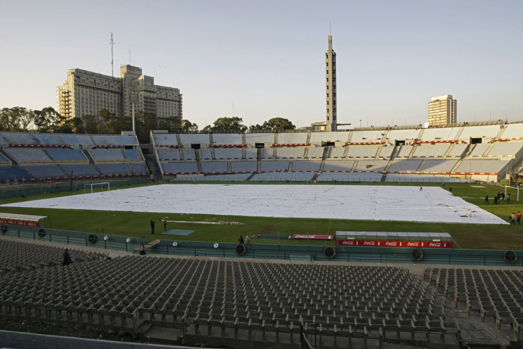 El estadio Centenario tiene capacidad para 60 mil espectadores. Foto: AFP.