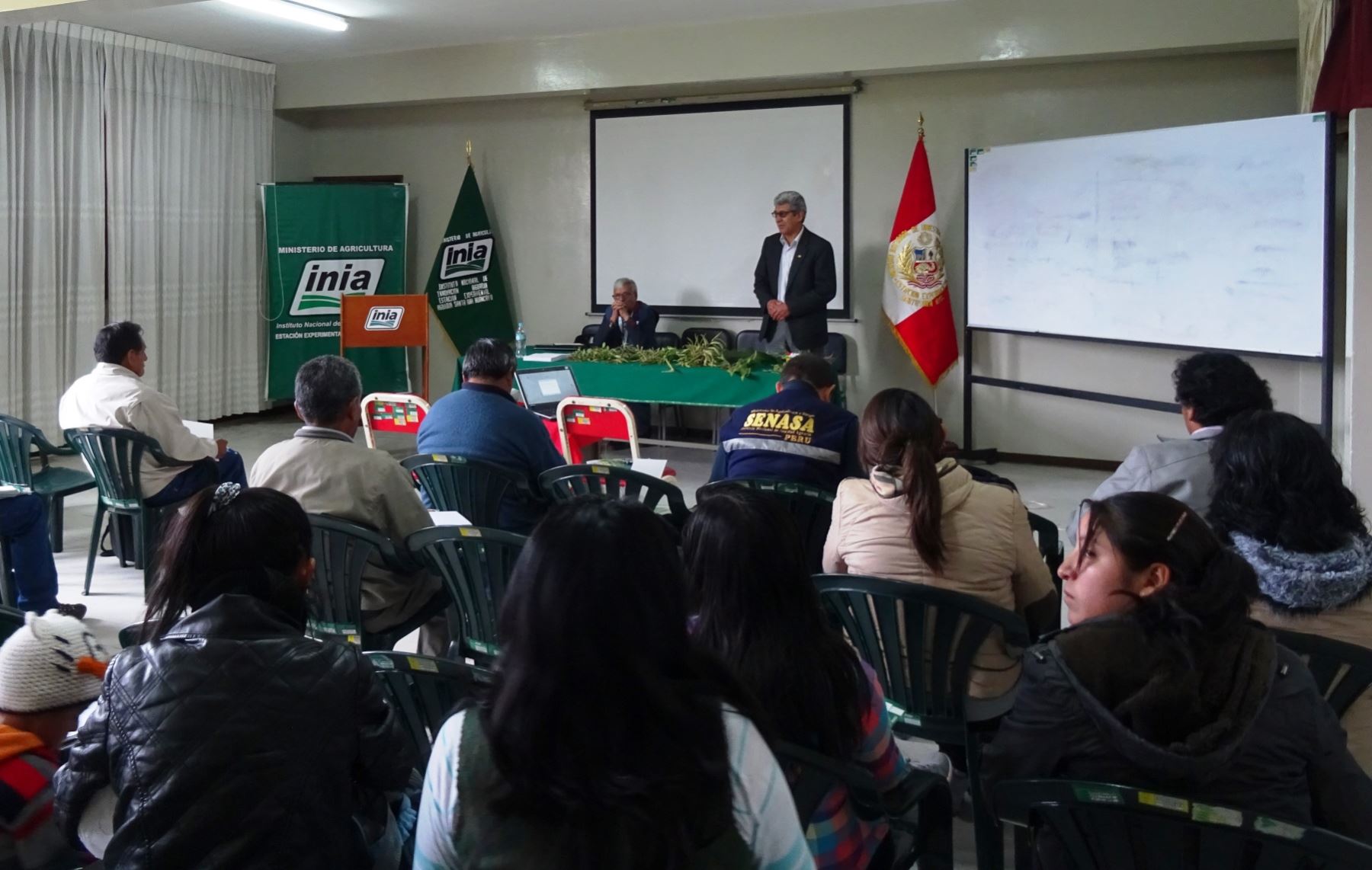 INIA capacita a profesionales y técnicos agropecuarios de Junín en atención de plantas. ANDINA/Pedro Tinoco