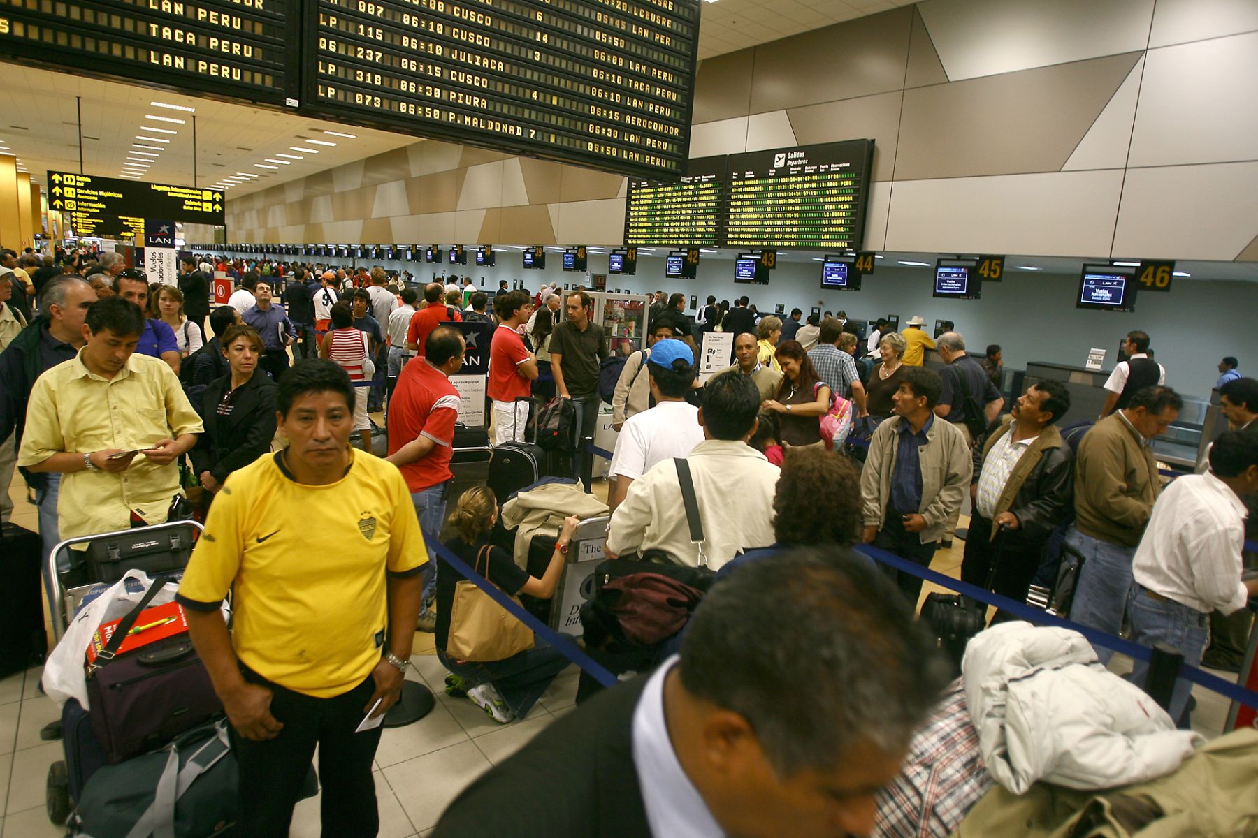 Pasajeros en el Aeropuerto Internacional Jorge Chavez. Foto: ANDINA/ archivo / Piero Vargas