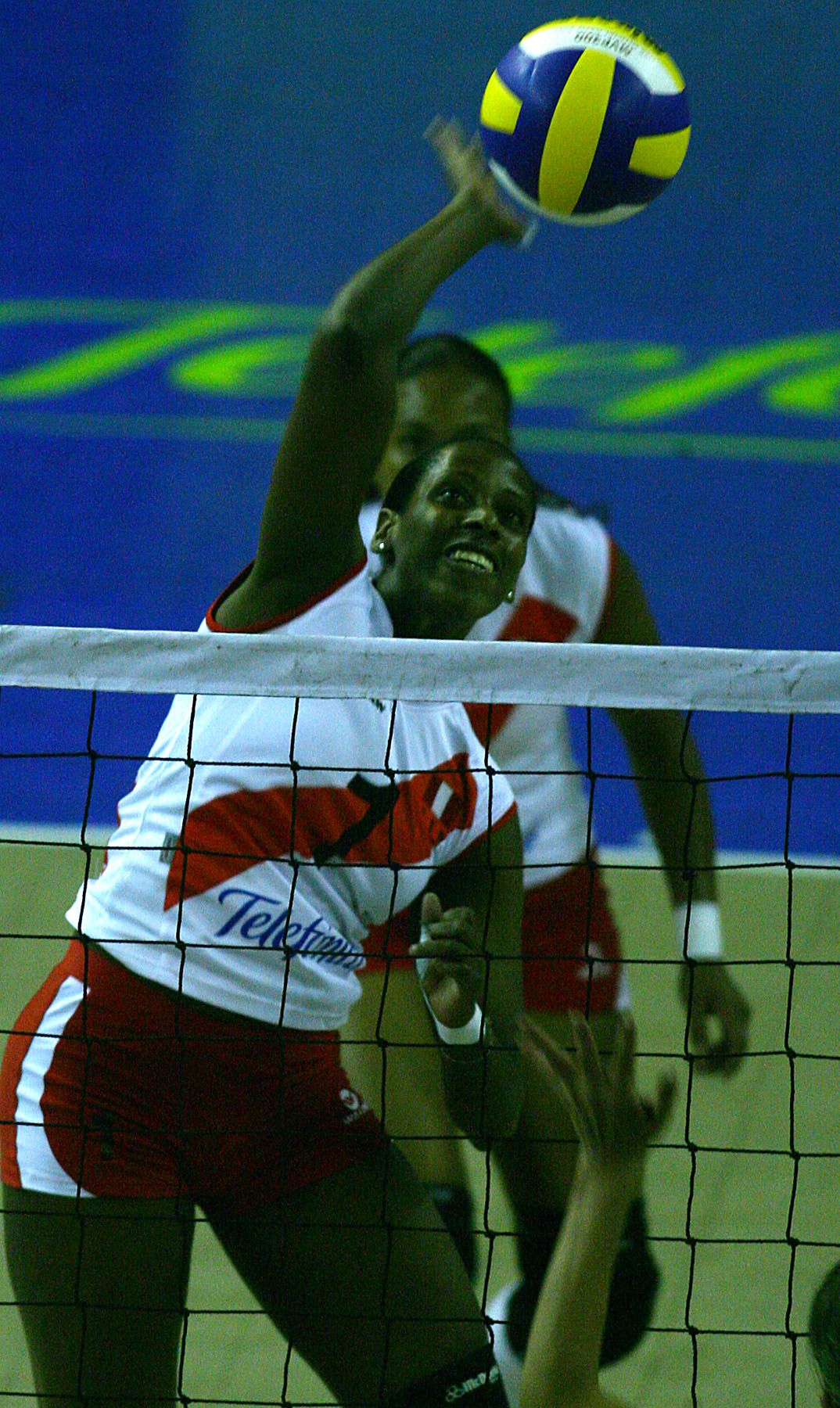 Partido entre los seleccionados de Voley de Perù y Bolivia clasificatorio para las olimpiadas Beijing 2008 . Foto: ANDINA / Piero Vargas