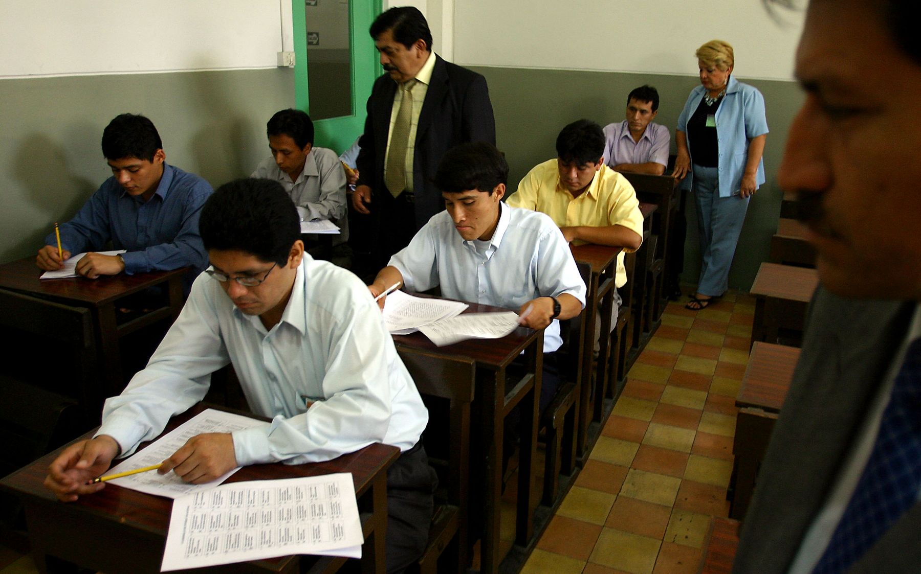Evaluación será un aliciente para que docentes mejores su formación profesional. Foto: Andina/Archivo