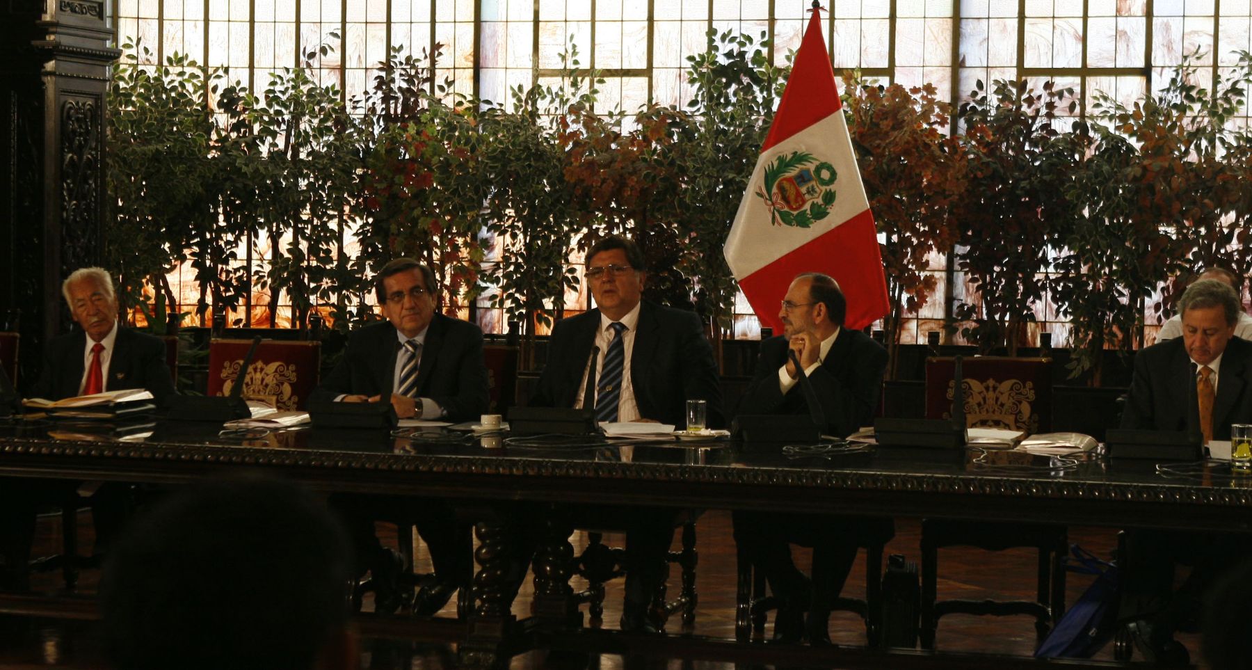 El presidente Alan García, junto al gabinete ministerial, se reúne hoy con los presidentes regionales en el Gran Comedor de Palacio de Gobierno. Foto: ANDINA: ANDINA/Hector Vinces.
