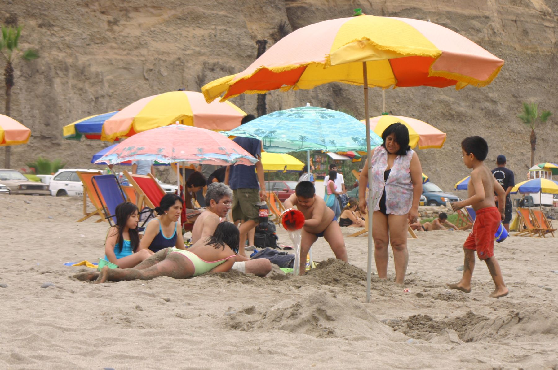 Bañistas acudieron a las playas de la Costa Verde durante el primer fin de semana del año. Foto. ANDINA/ Stephanie Zollner