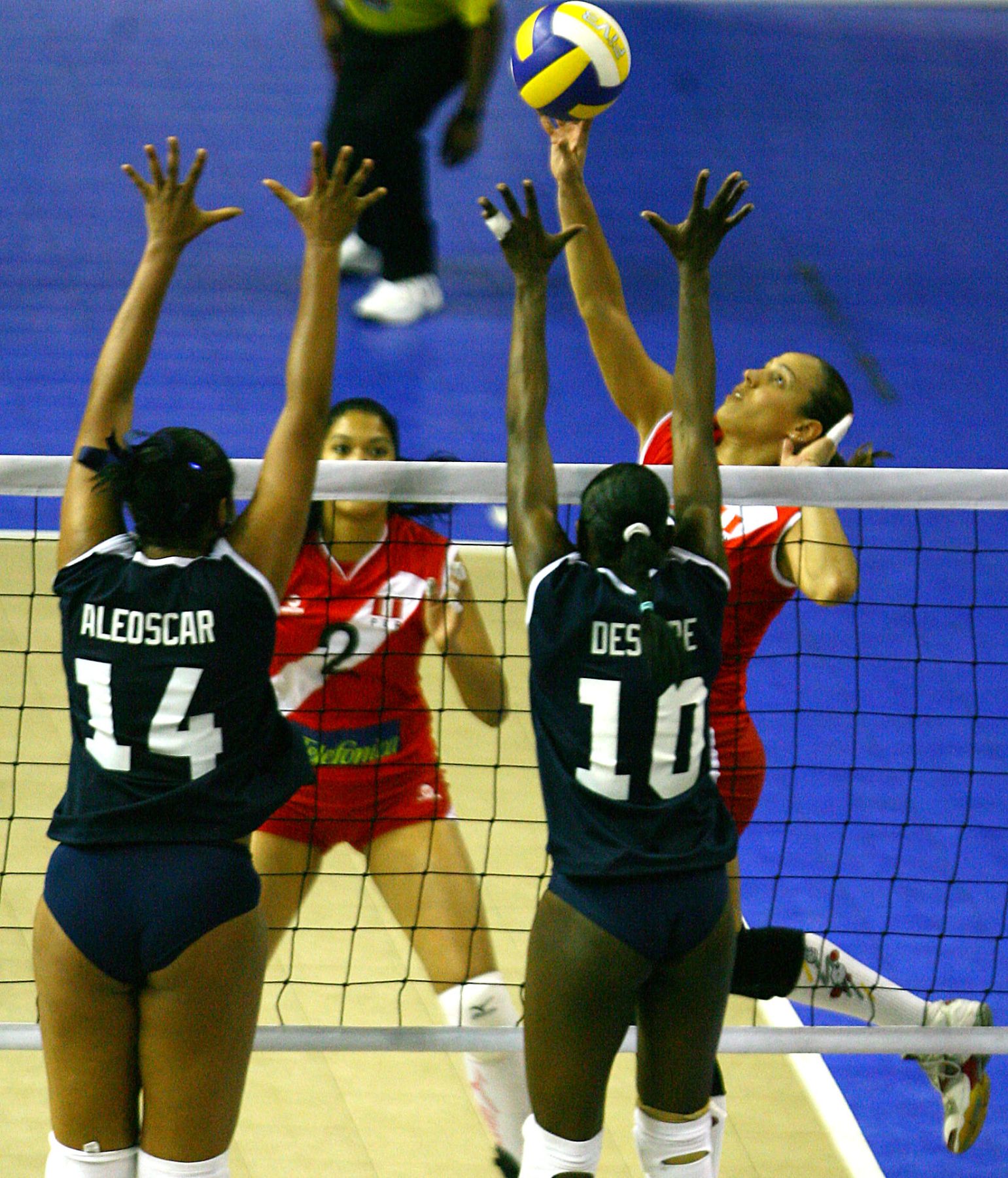 Partido entre la selecciòn de Voley de Perù y venezuela, clasificatorio para las Olimpiadas de Beijing. Foto: ANDINA /Piero Vargas