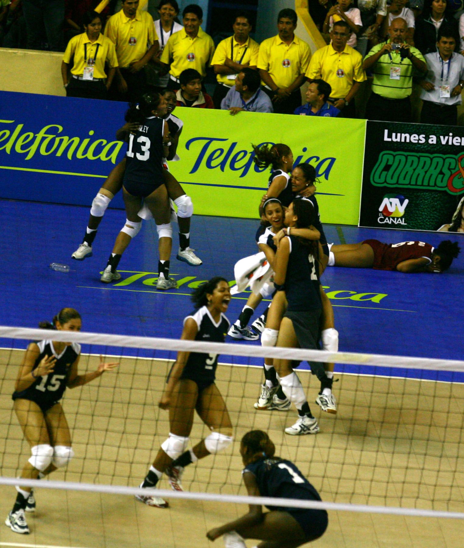 La Seleccion de Venezuela festeja su triunfo al fin del partido contra el seleccionado de Peru. Foto. ANDINA / Stephanie Zollner