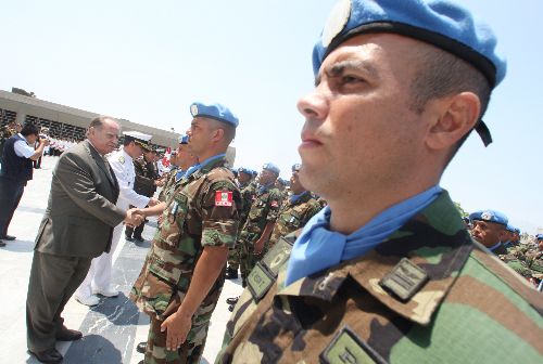 El Ministro de Defensa, Antero Flores-Aráoz, da la bienvenida al VI contingente de cascos azules peruanos procedentes de Haití. Foto:ANDINA/Carlos Lezama