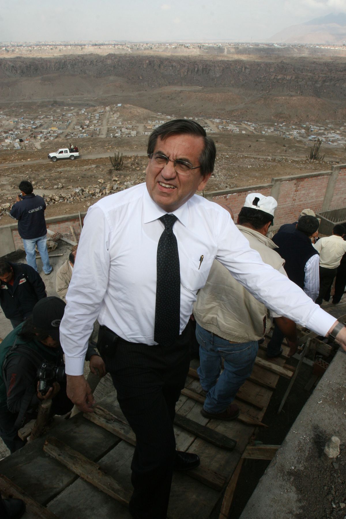Primer Ministro, Jorge del Castillo supervisó reservorio de agua potable en el distrito de Alto Selva Alegre en Arequipa. Foto: ANDINA/Norman Cordova