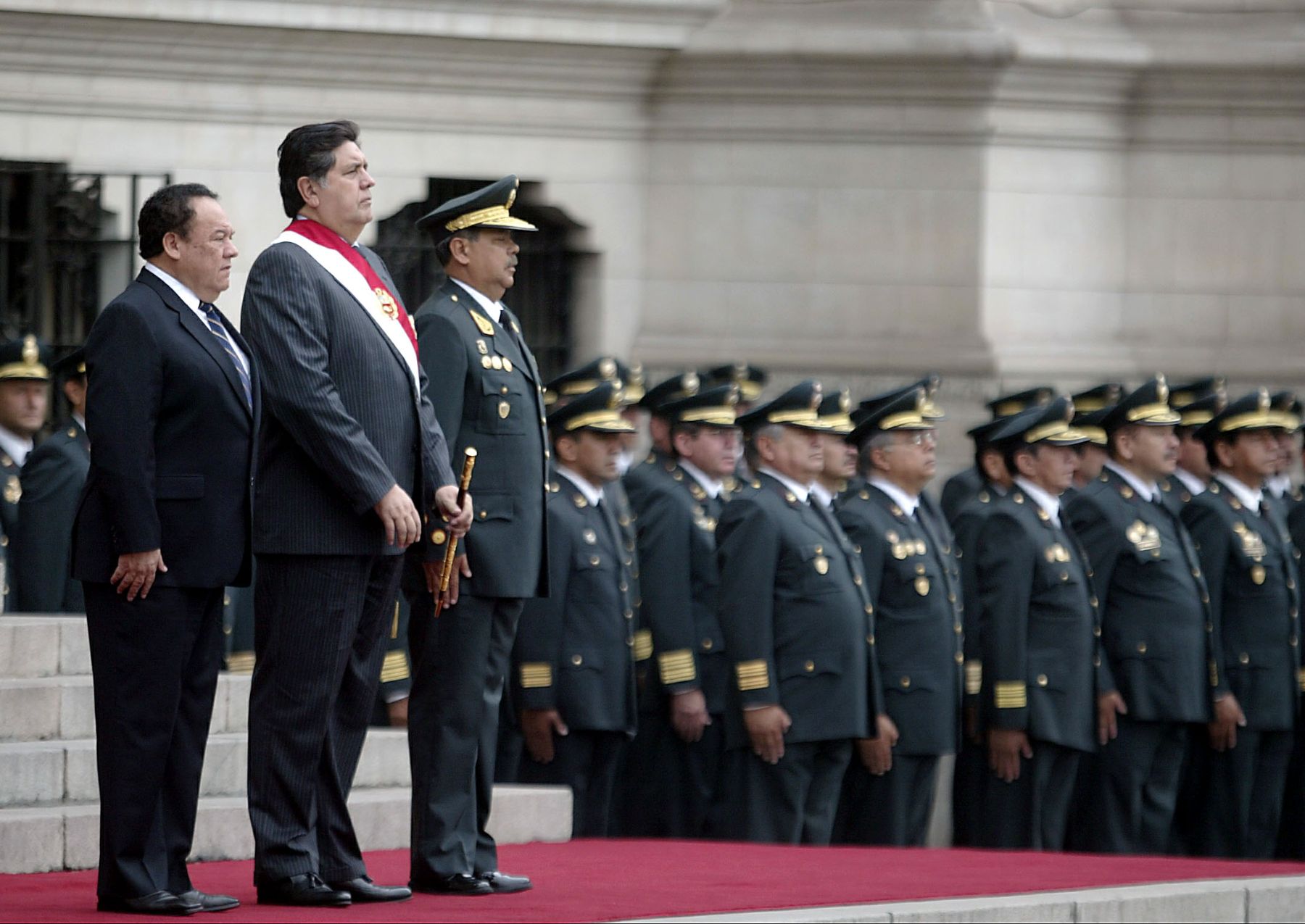 El Presidente de la República, Alan García Pérez, fué reconocido como jefe supremo de la Policía Nacional del Perú en el Patio de Honor de Palacio de Gobierno. Foto: ANDINA / Alberto Orbegoso