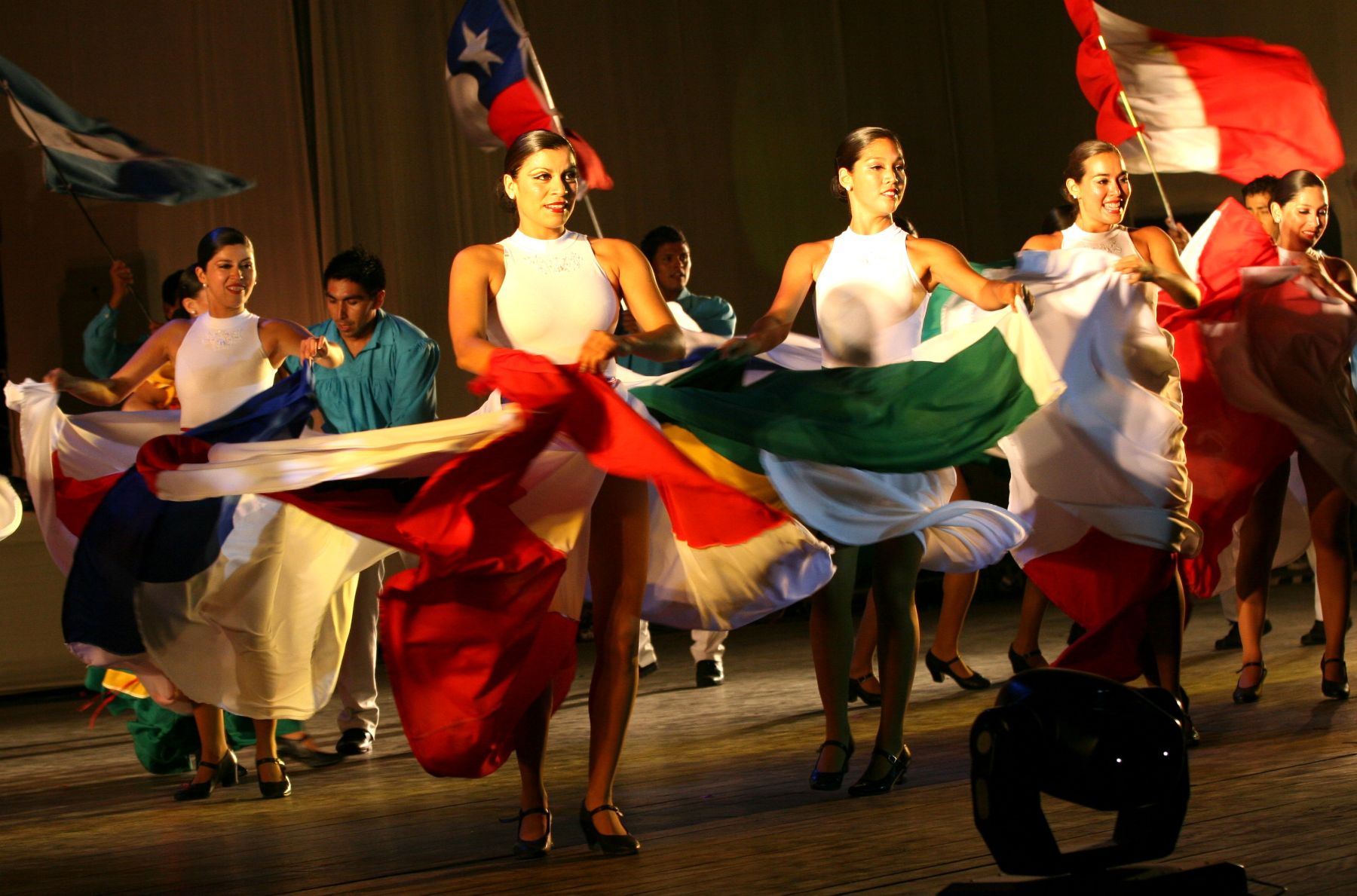 Por aniversario de la ciudad de Lima, el  municipio organizó festival de danzas  en el Párque de la  Exposición. Foto: ANDINA/ Jorge Paz H