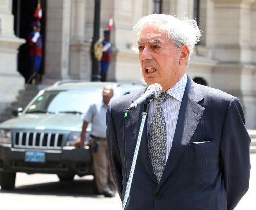 Laureado escritor Mario Vargas Llosa.  Foto: Andina / Sepres
