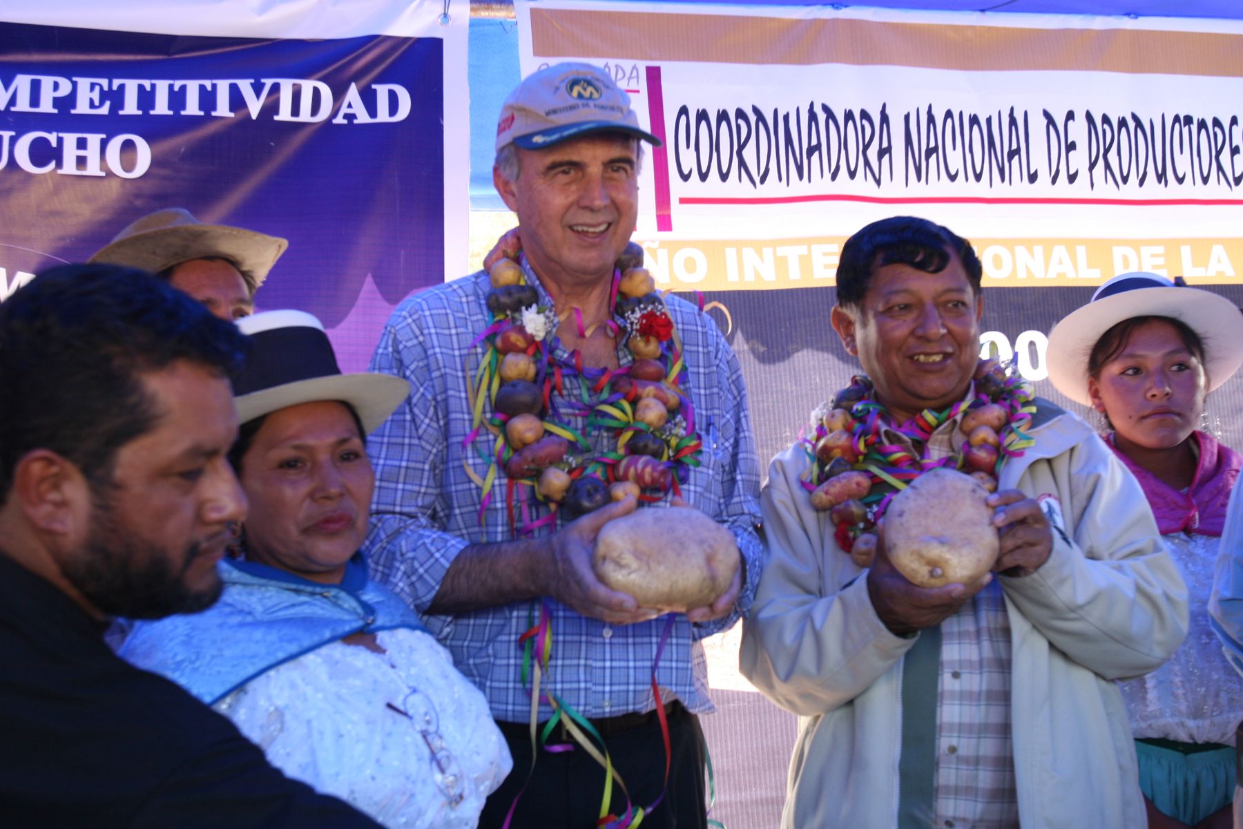 Ministro de Agricultura, Ismael Benavides, inicia  Año Internacional  de la Papa en Ayacucho.Foto: ANDINA/ Jorge Paz H.