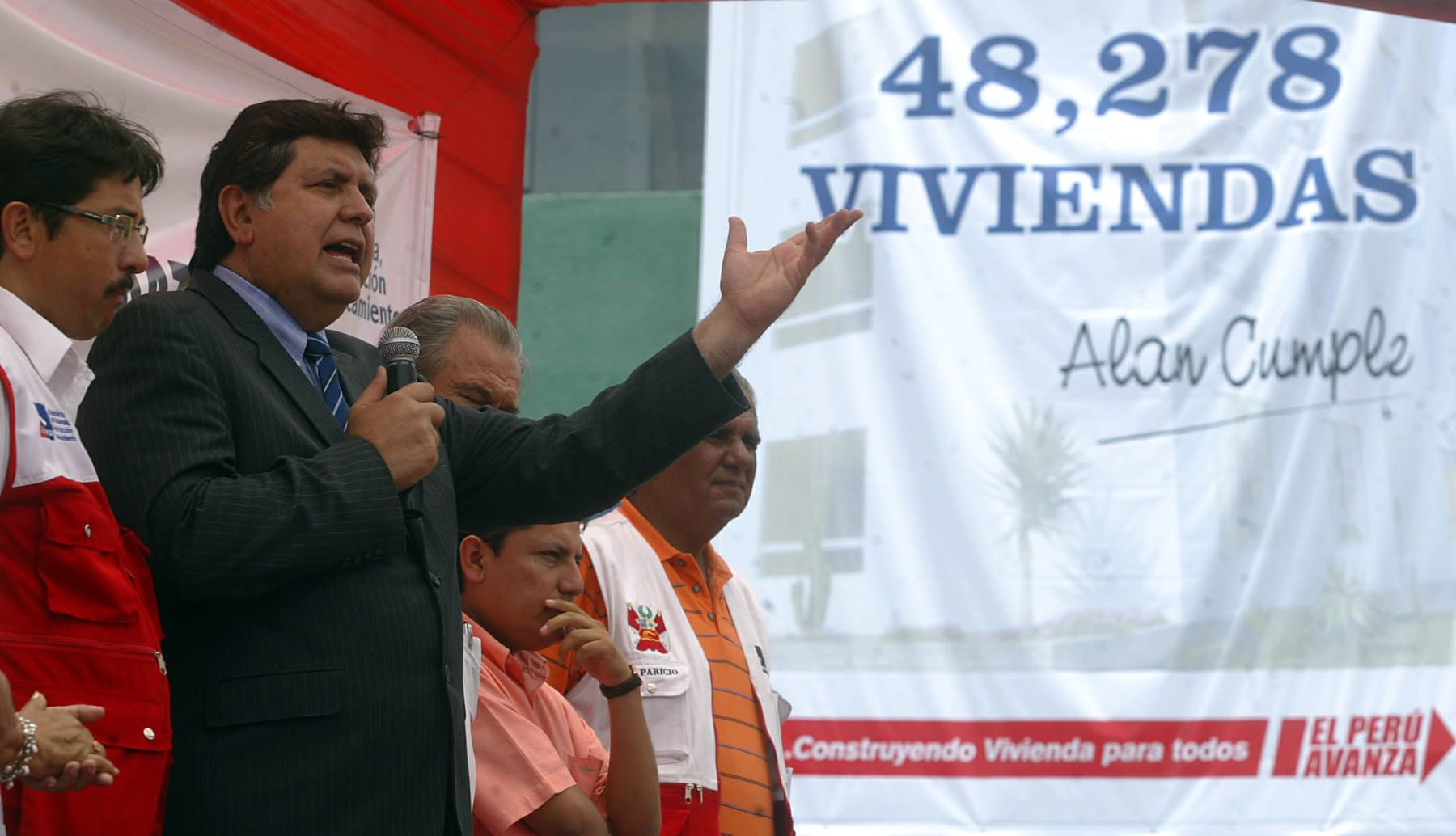 El presidente de la República, Alan García Pérez, inaugura complejos habitacionales en la ciudad de Truillo. Foto: ANDINA / Alberto Orbegoso