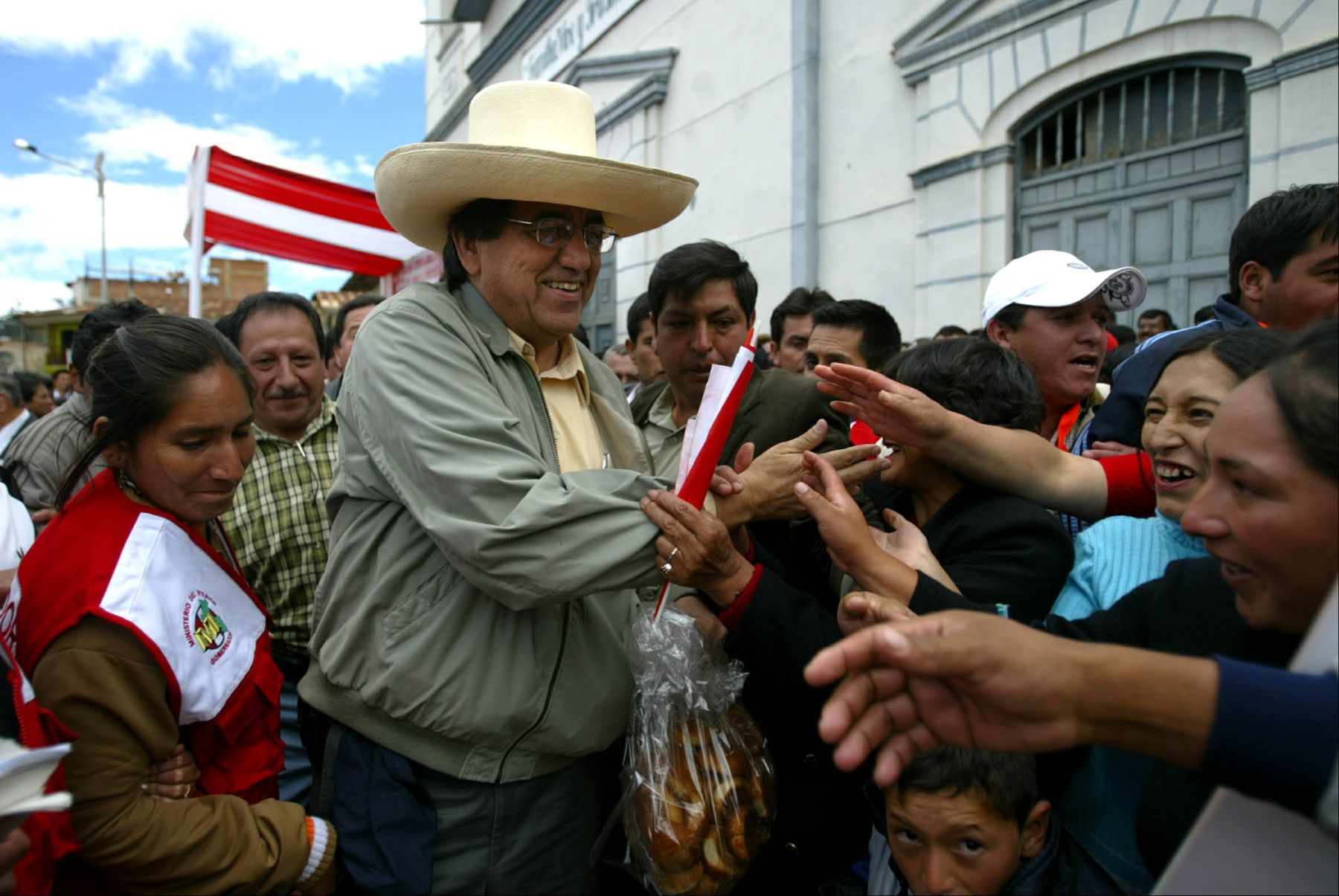 El premier Jorge del Castillo visita la ciudad de Cutervo, para el lanzamiento del programa "Crecer". Foto: ANDINA / Alberto Orbegoso