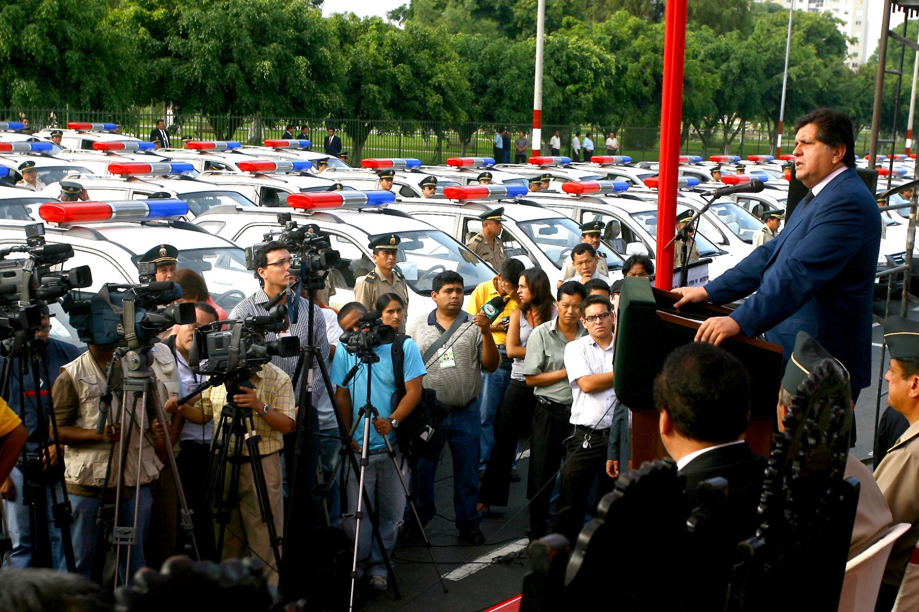 El Jefe de Estado, Alan García, en ceremonia de entrega de 100 patrulleros donados por el gobierno de Corea del Sur. Foto:SEPRES/Oscar Farje Gomero.