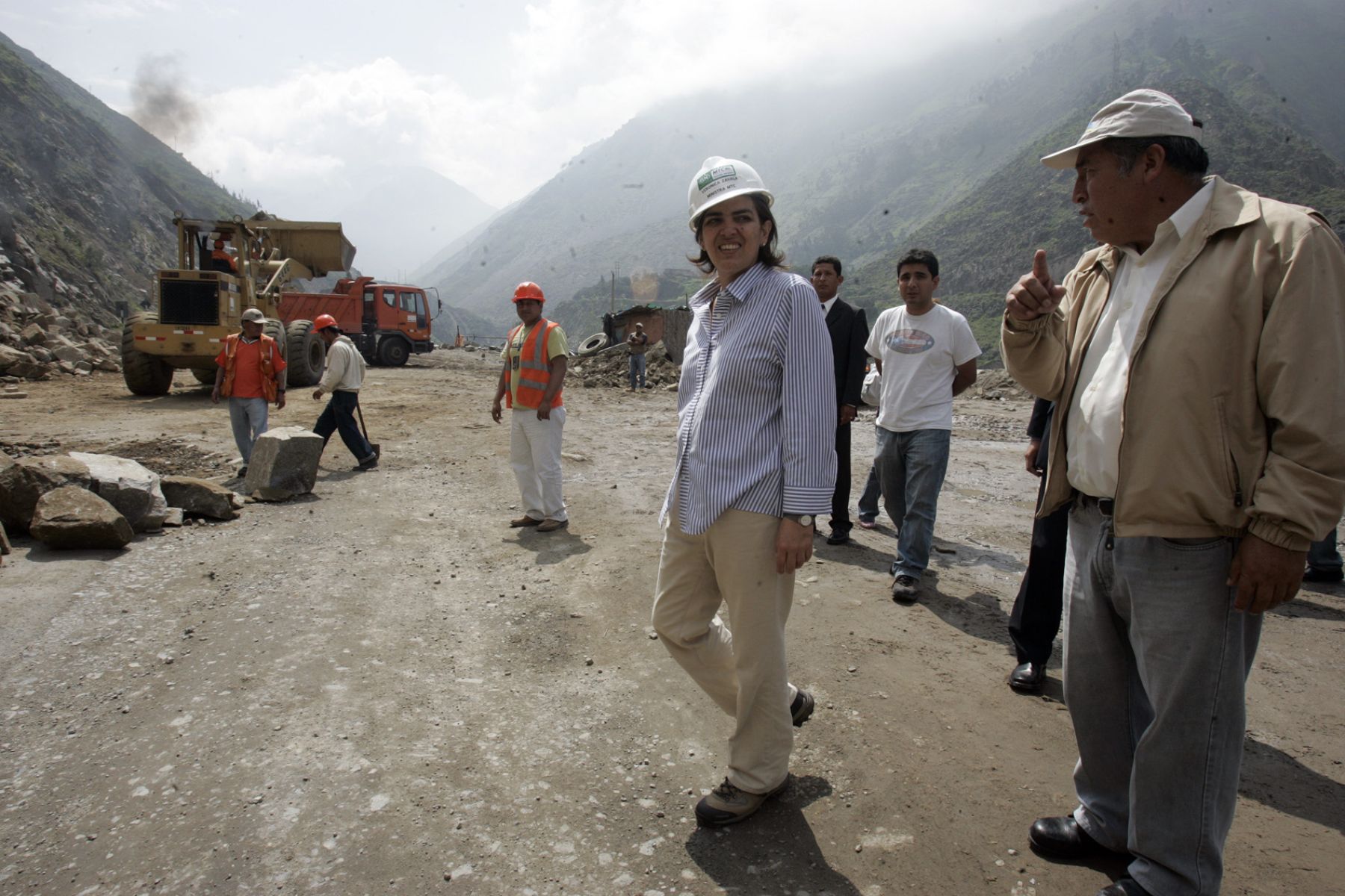 Ministra de Transportes, Verònica Zavala, supervisò esta mañana trabajos en la carretera Central tras los deslizamientos. Foto: ANDINA/ Juan Carlos Guzmàn Negrini.