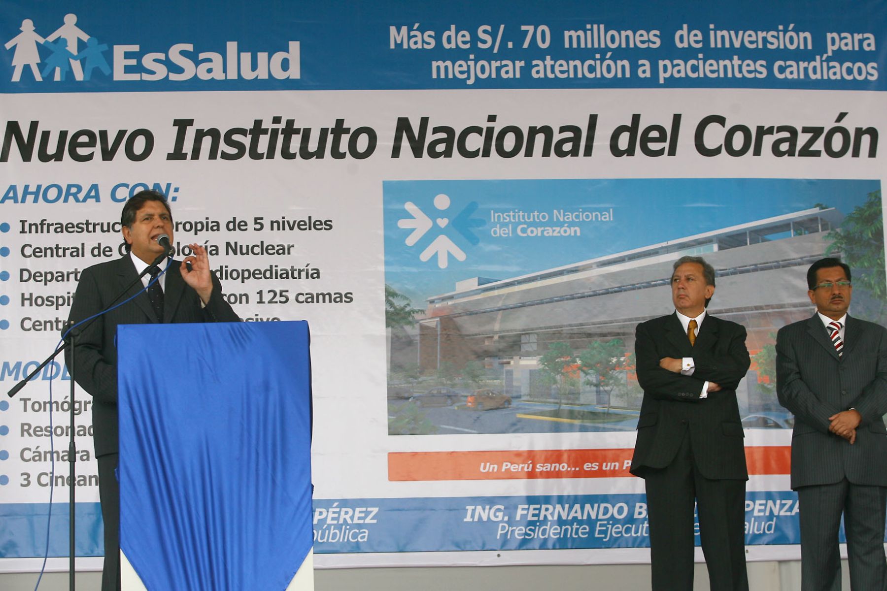 El Jefe de Estado, Alan García, asiste a ceremonia de colocación de primera piedra del Instituto Nacional del Corazón (INCOR).Foto:SEPRES/OscarFarje Gomero.