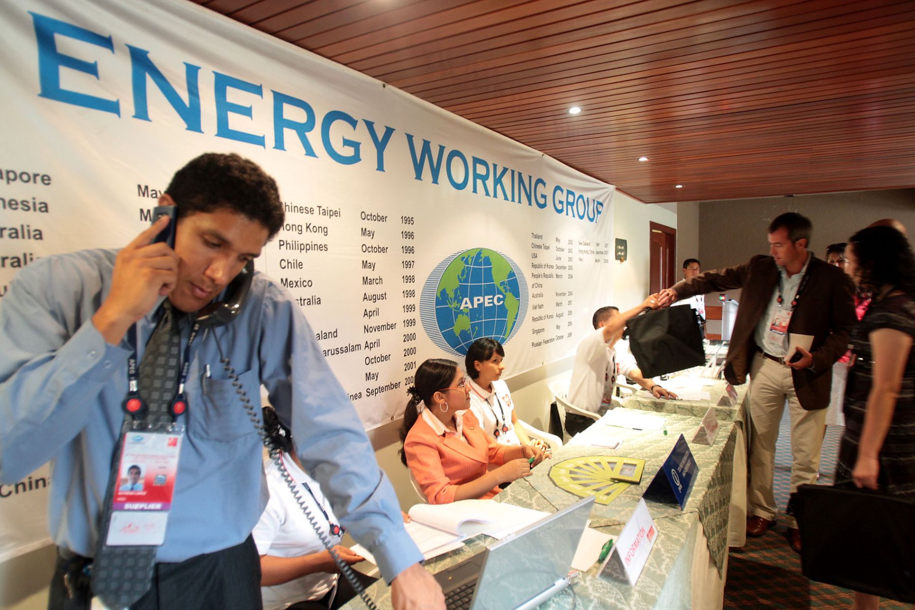 Representantes de las Economías de Apec participan  en la XXXV Reunión del Grupo de Trabajo de Energía del Apec en el Hotel El Dorado en la Ciudad de Iquitos. Foto:ANDINA/ Piero Vargas