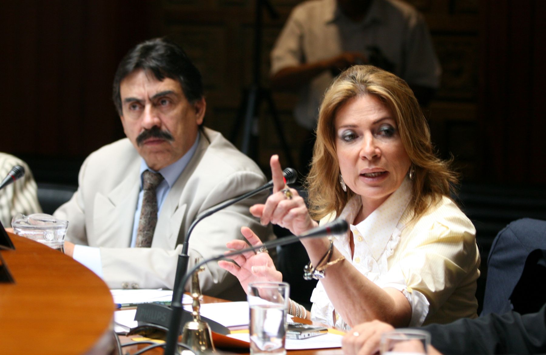 Sesión Extraordinaria del Parlamento Andino, donde hablaron los representantes de Colombia y Ecuador, estuvo presidida la sesión por la Diputada Ivonne de Baki Foto: ANDINA/ Jorge Paz.