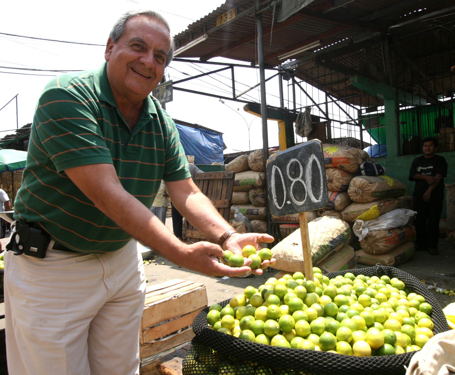 El administrador del Mercado mayorista de la Parada, César Ainzuain, asegura que los precios en ese mercado no han sufrido ninguna alza. Foto: ANDINA/ Maritza Rosales.