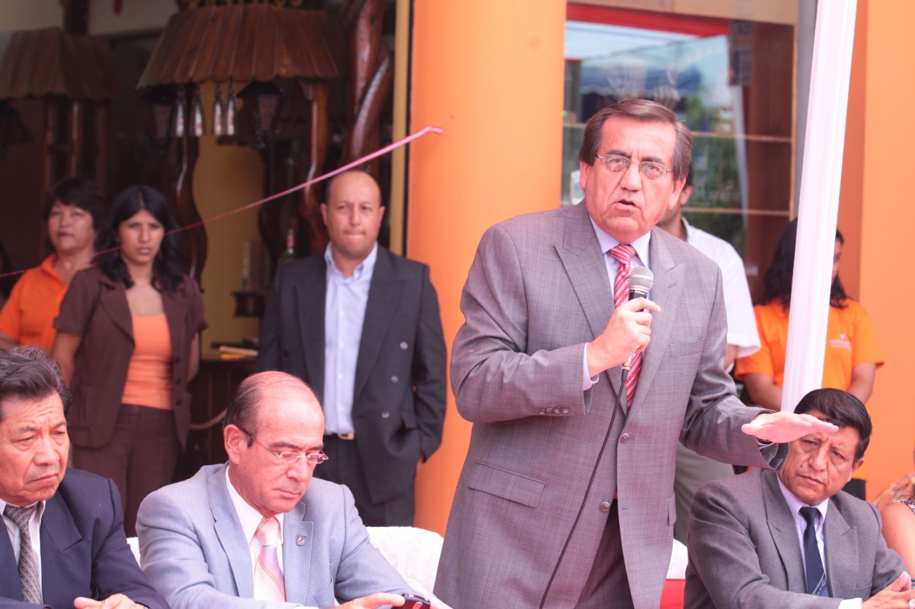 Presidente del Consejo de Ministros, Jorge del Castillo, inaugura expoferia de muebles en Villa el Salvador. Foto:ANDINA/ Victor Palomino