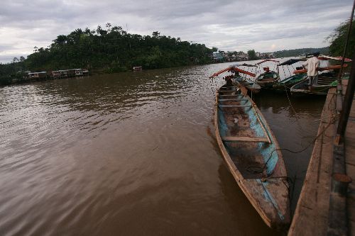 Canoas conocidas como "peque peque" en puerto de Iquitos. FOTO: ANDINA/Archivo.