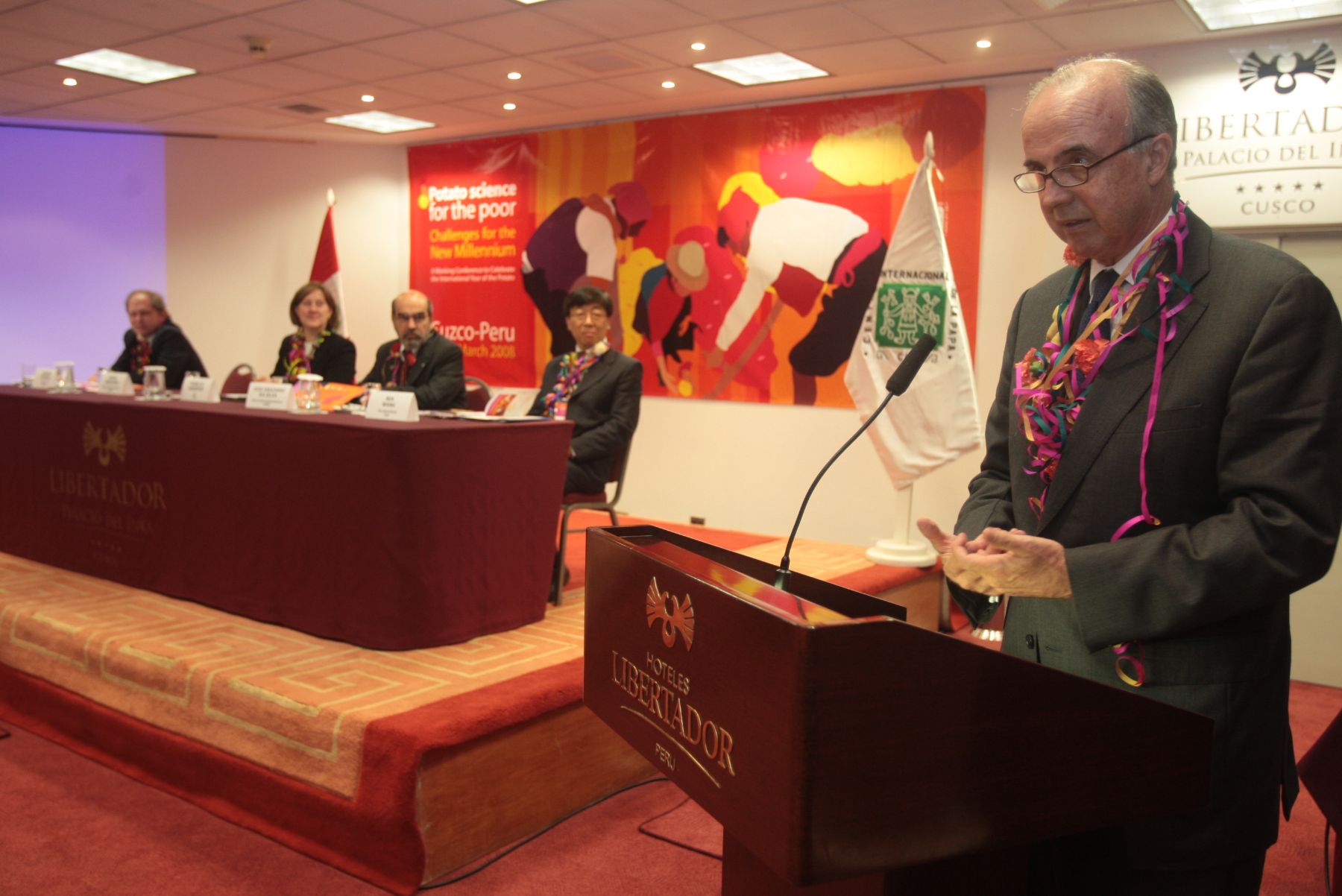 El ministro de Agricultura, Ismael Benavides, inaugura en la ciudad del Cusco la Cumbre Mundial de la Papa .Foto:ANDINA/Carlos Lezama
