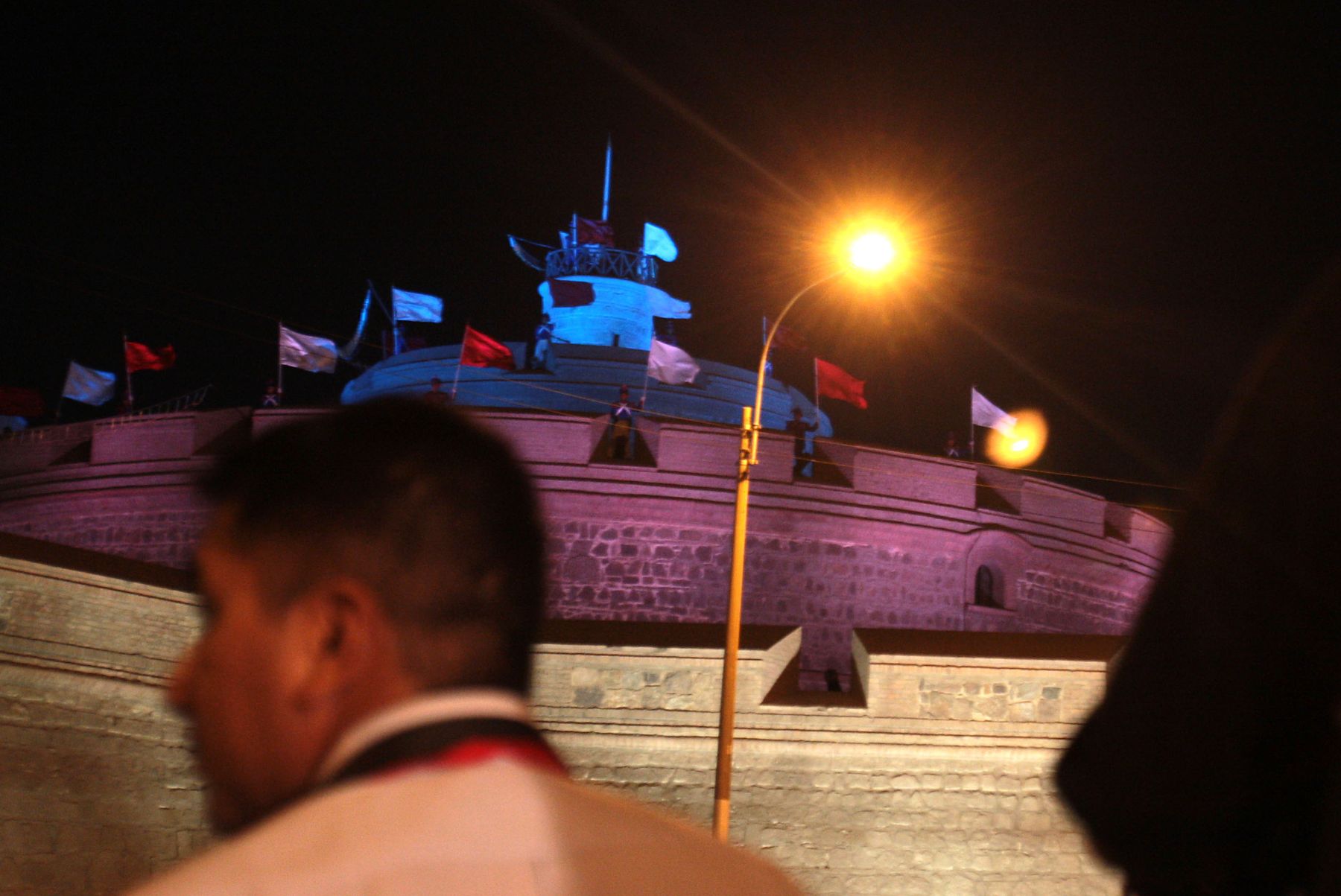 El Primer Vicepresidente de la República, Vice Almirante Luis Giampietri Rojas; el Alcalde del Callao, doctor Félix Moreno Caballero; y la Ministra de Comercio Exterior y Turismo, doctora Mercedes Araoz Fernández; inauguraron  moderna iluminación en la Fortaleza Real Felipe.Foto:ANDINA/ Piero Vargas