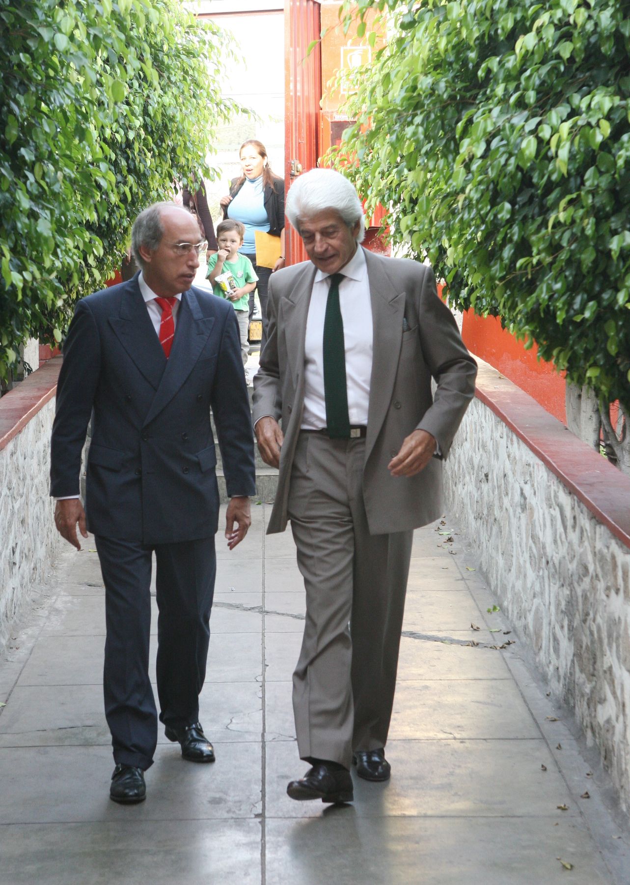 Comisión de Alto Nivel de la Cumbre ALC-UE, Ricardo Vega Llona, se reunio con los representantes de comedores populares y club de Madres.Foto:ANDINA/Norman Cordova