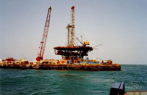 Plataforma petrolera. ANDINA/archivo
