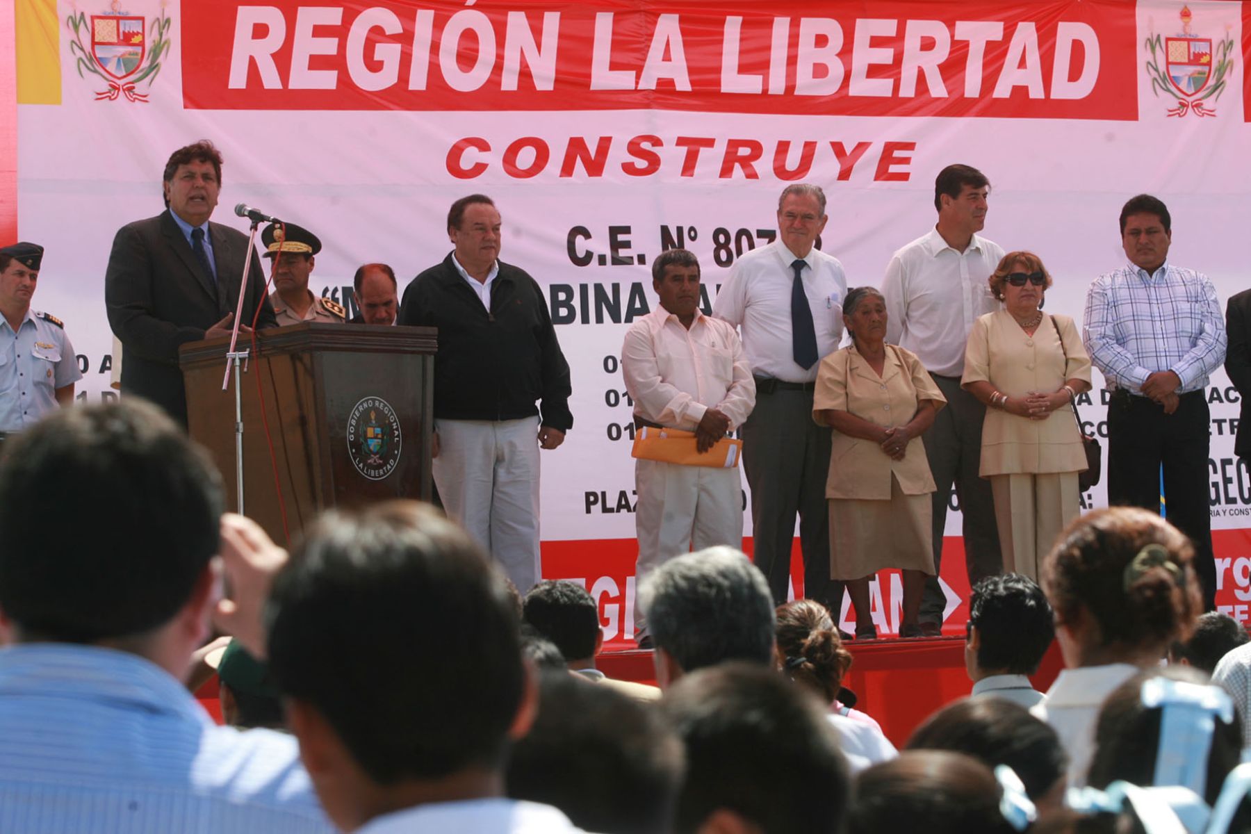 El presidente de la República inauguro el colegio María Sandoval en Virú. Foto:ANDINA/Sepres/Oscar Farje.