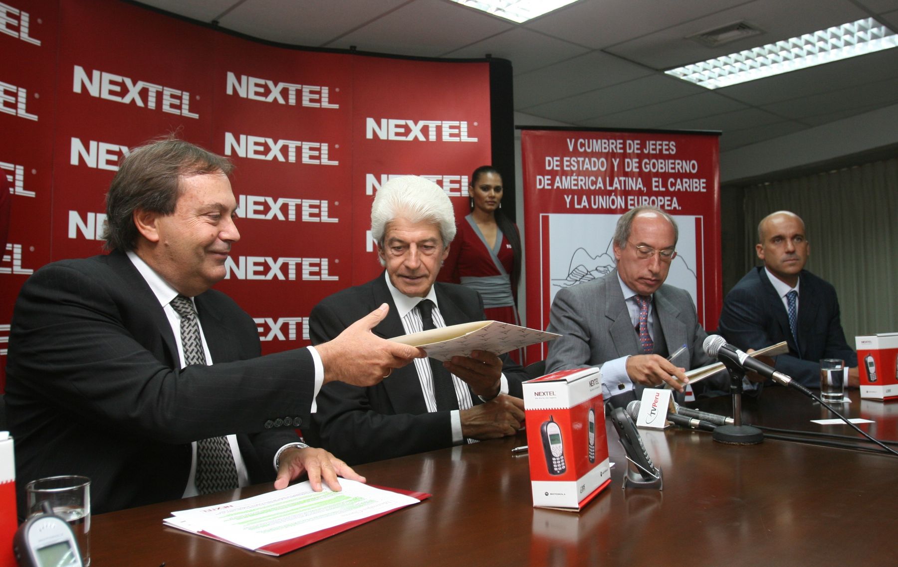 Firma de Convenio entre la comisión ALC-UE y la compañía de telefonía Nextel. Foto: ANDINA/ VIdal Tarqui