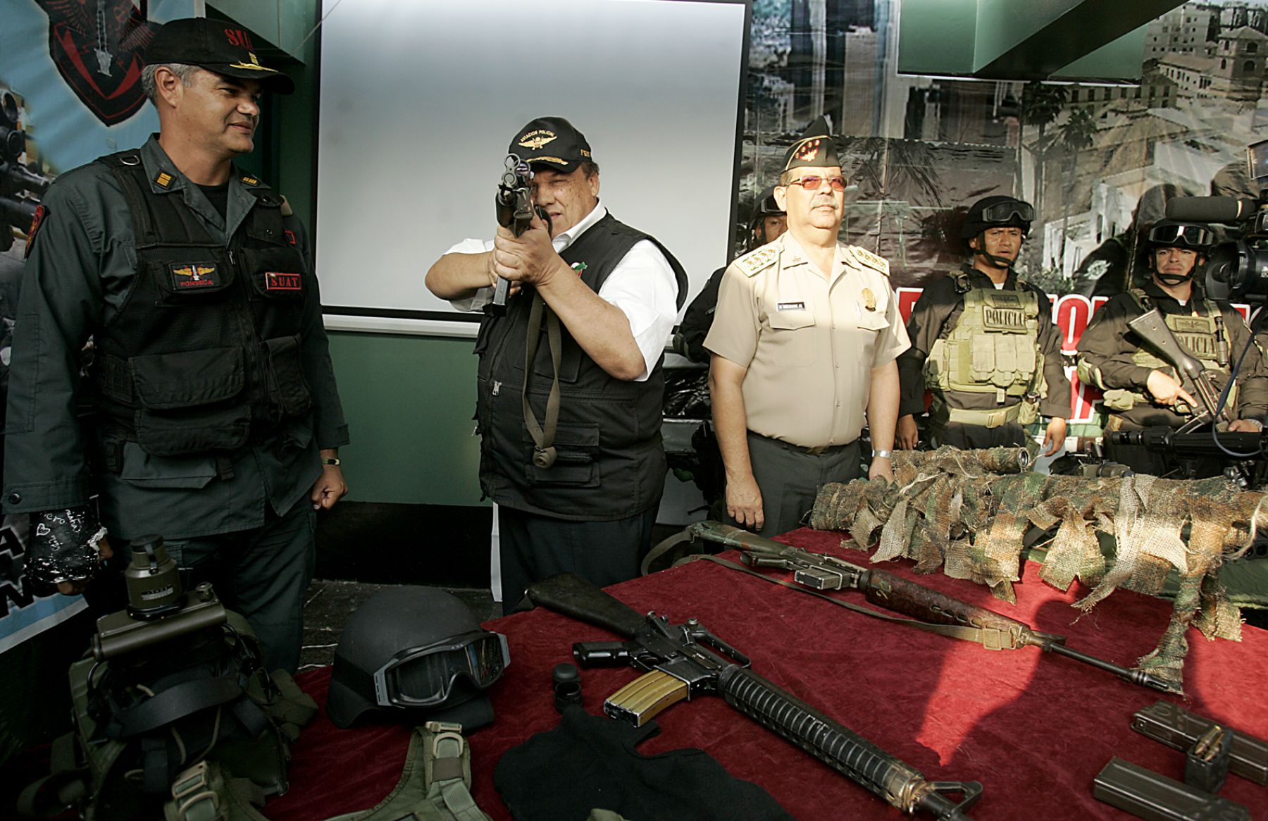 Ministro del Interior Luis Alva Castro, encabezò esta mañana las prácticas de seguridad con miras a las cumbres que se realizaràn en nuestro paìs. Foto:ANDINA/Juan Carlos Guzmàn Negrini.