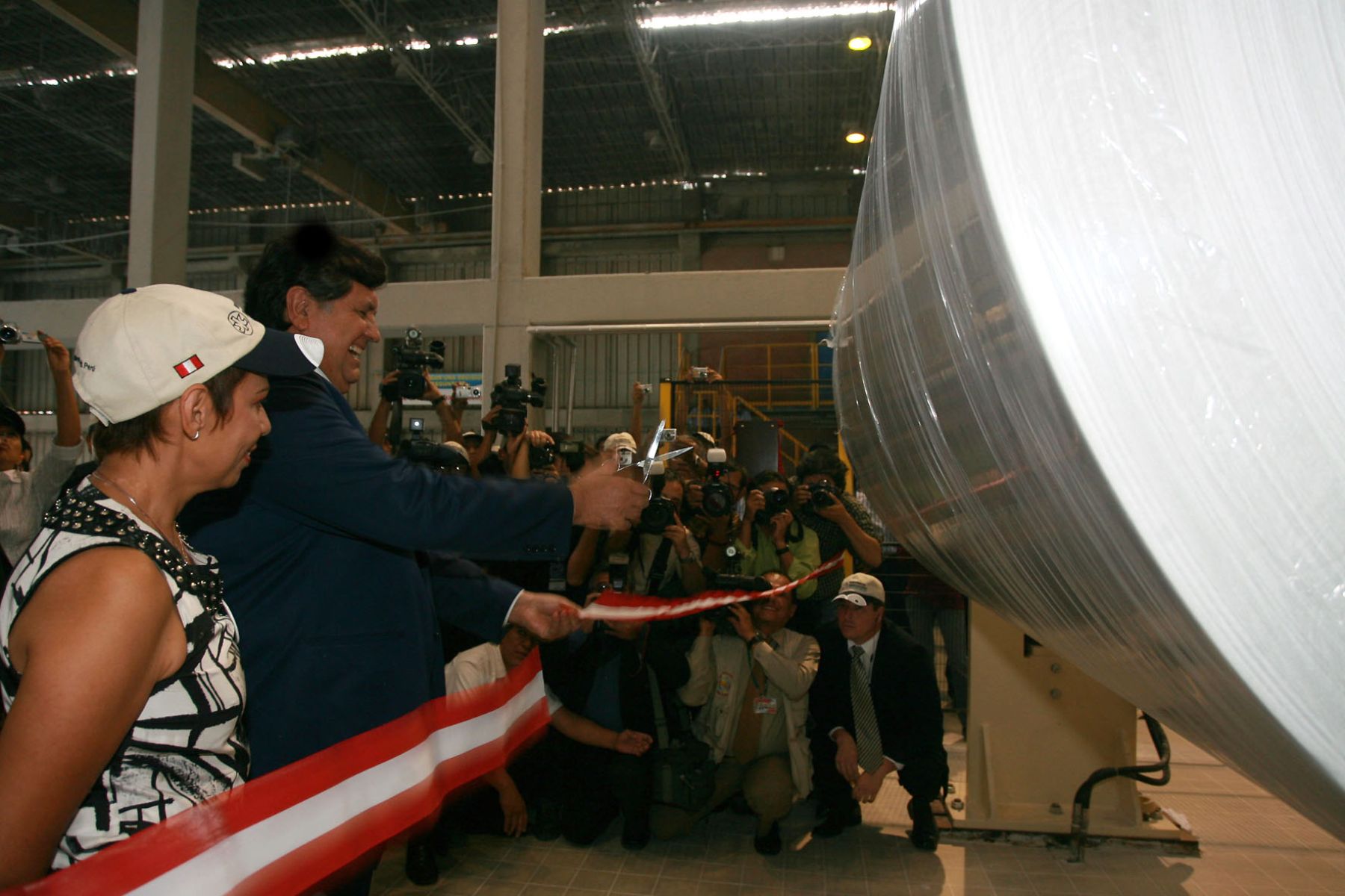 El Presidente de la República, Alan García, inauguró la planta de la empresa Kimberly Clark. Foto: ANDINA/Sepres/Oscar Farje.