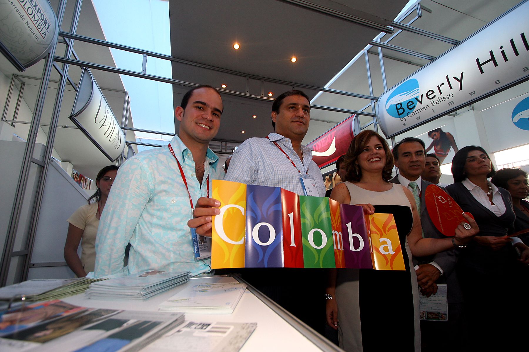 La ministra de Turismo y Comercio Exterior, Mercedes Aráoz, recorre la Feria Internacional de Textiles, Confecciones, Calzado y Joyería en el Jockey Plaza. Foto: ANDINA/Alberto Orbegoso.