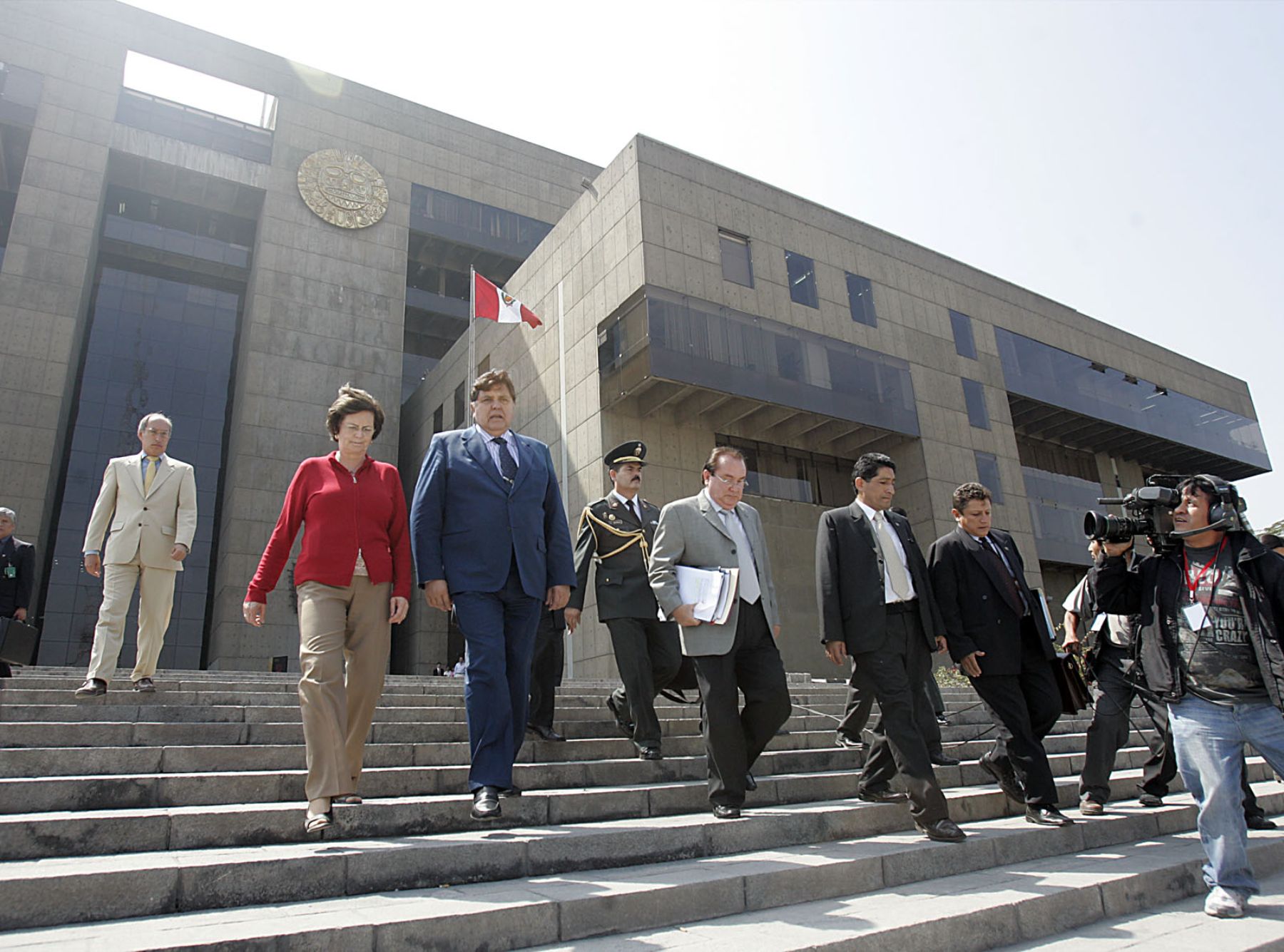 Presidente Alan García a su salida del Consejo de Ministros realizado en el Museo de la Nación. Foto: ANDINA/Juan Carlos Guzmán Negrini.