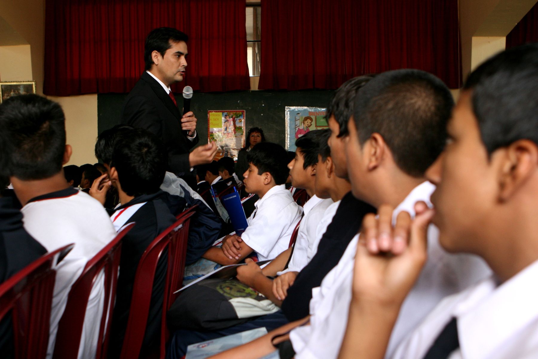 Consejo  Nacional de Seguridad Ciudadana- CONASEC, inicia prevención contra pandillaje y drogas en colegio Melitón Carbajal.Foto : ANDINA/ Jorge Paz h