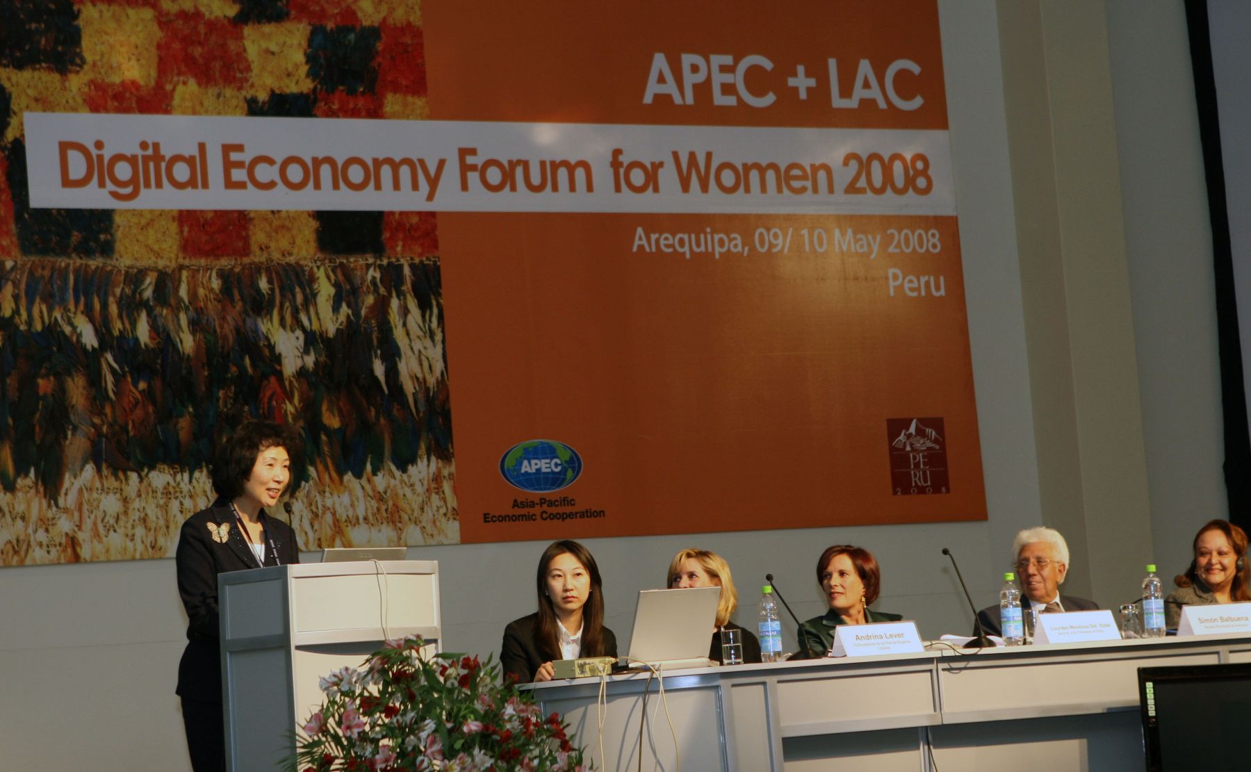 Kio Chung Kim, directora ejecutiva del Centro de Información de la Red de Mujeres del Asia Pacifico en cita APEC en Arequipa. Foto. ANDINA/ Norman Còrdova