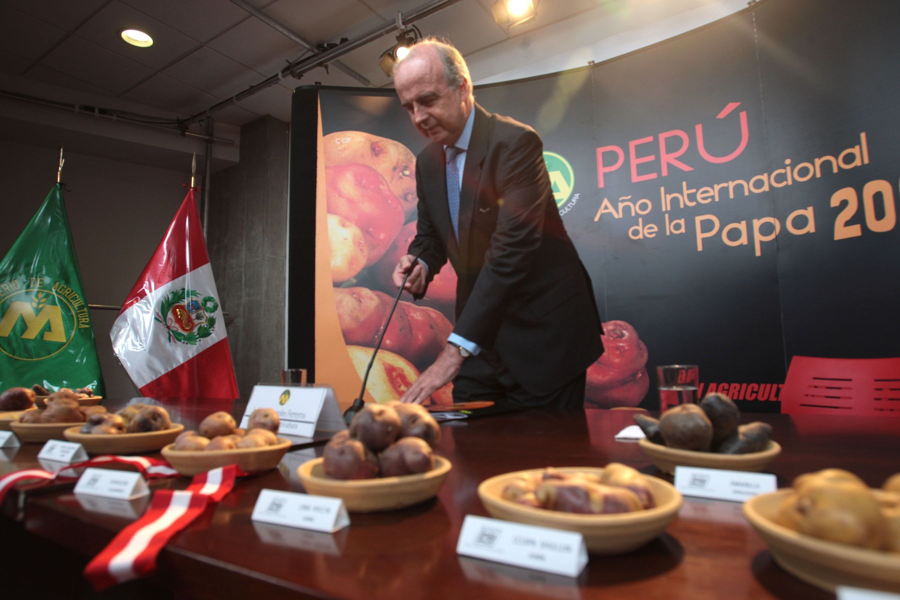 El Ministro de Agricultura, Ismael Benavides en conferencia de prensa  esta tarde en las instalaciones del Centro Internacional de Prensa de la V Cumbre ALC-UE. Foto:ANDINA/Piero Vargas.