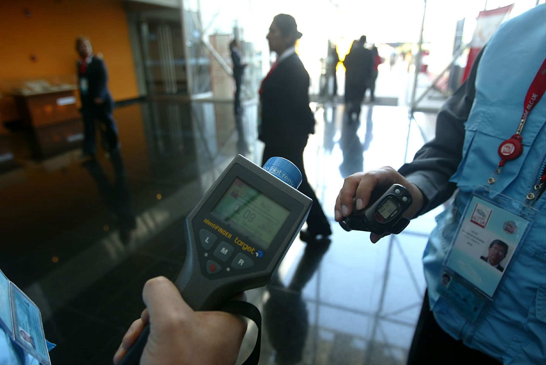 Funcionarios del IPEN, supervisan cualquier actividad radioactiva en las sedes de la V Cumbre ALC-UE. Foto: ANDINA / Alberto Orbegoso