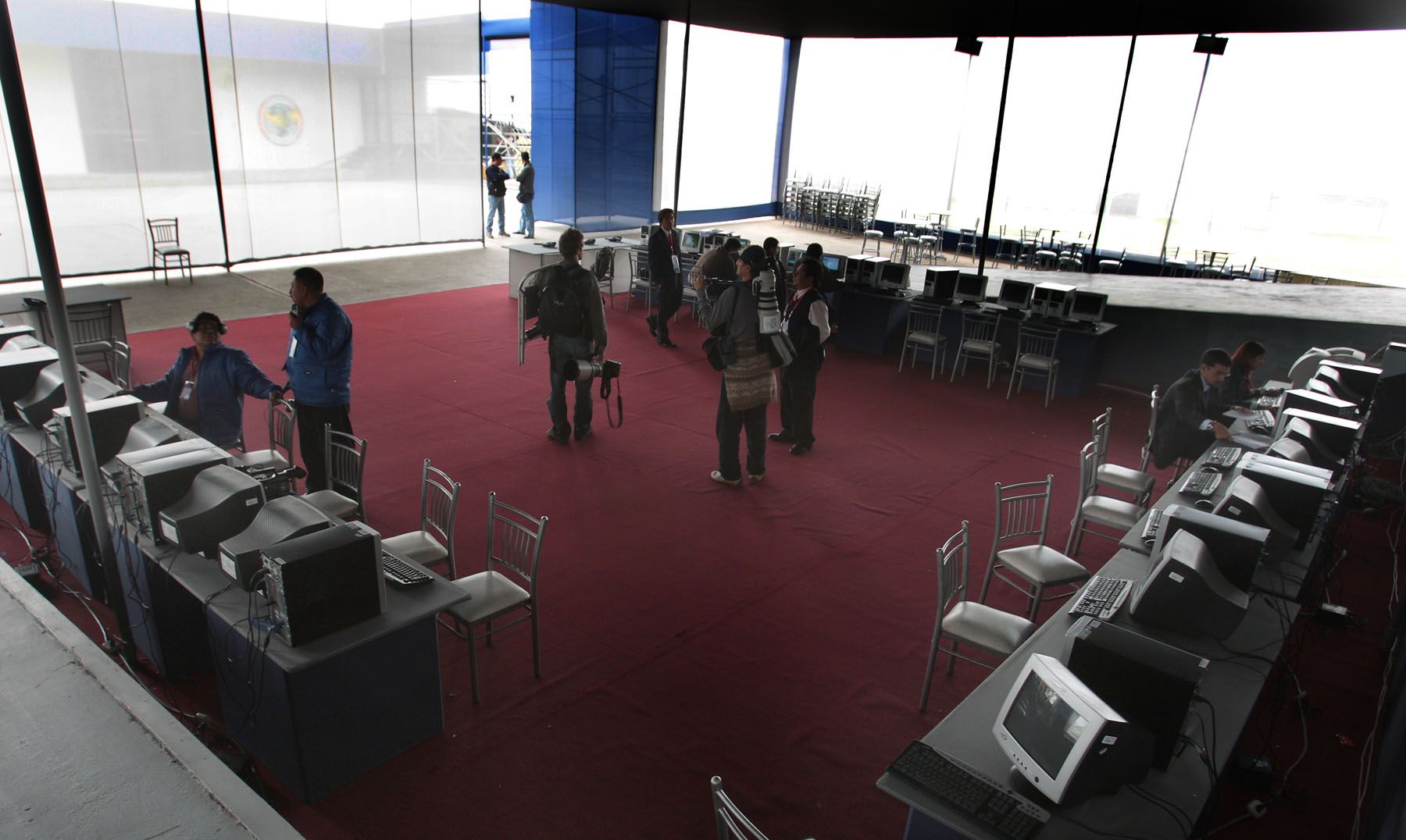 Centro de prensa nacional y extranjera para la llegada de los presidentes de diferentes nacionalidades a la cumbre ALC-UE en la base area grupo 8.Foto:ANDINA/Jack Ramòn Morales