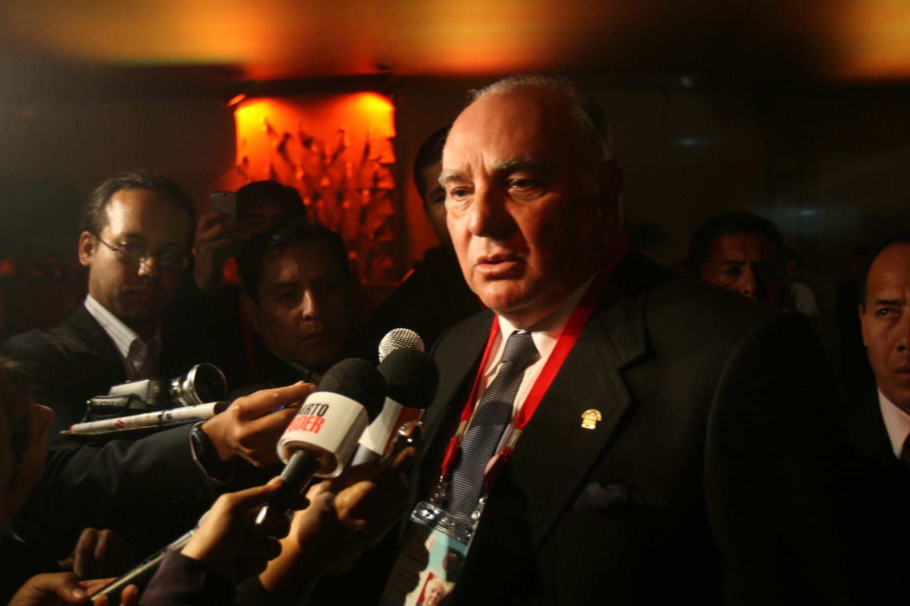 Vicepresidente Luis Giampietri, declara a la prensa en  sede de V Cumbre de ALC-UE, en Lima. Foto: ANDINA/Vidal Tarqui